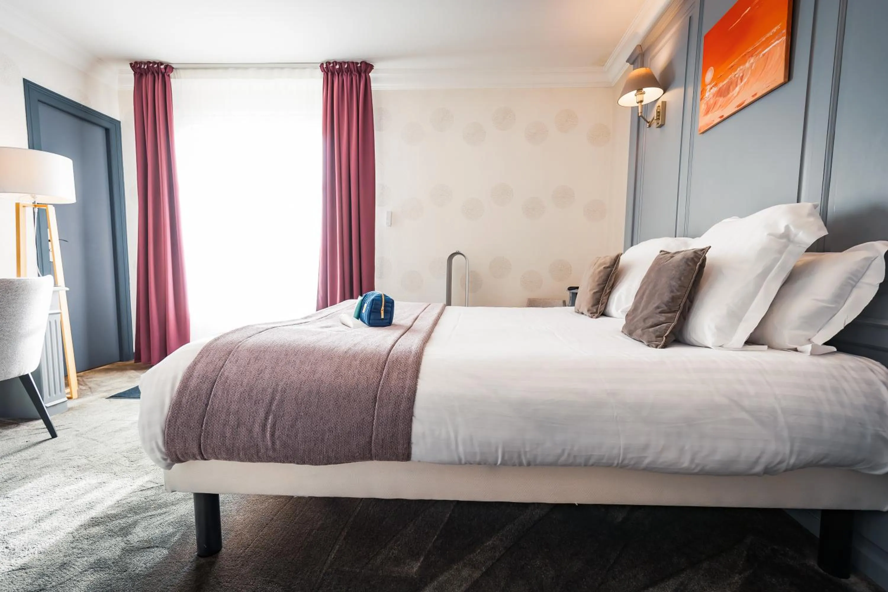 Night, Bed in Grand Hôtel du Luxembourg & Spa