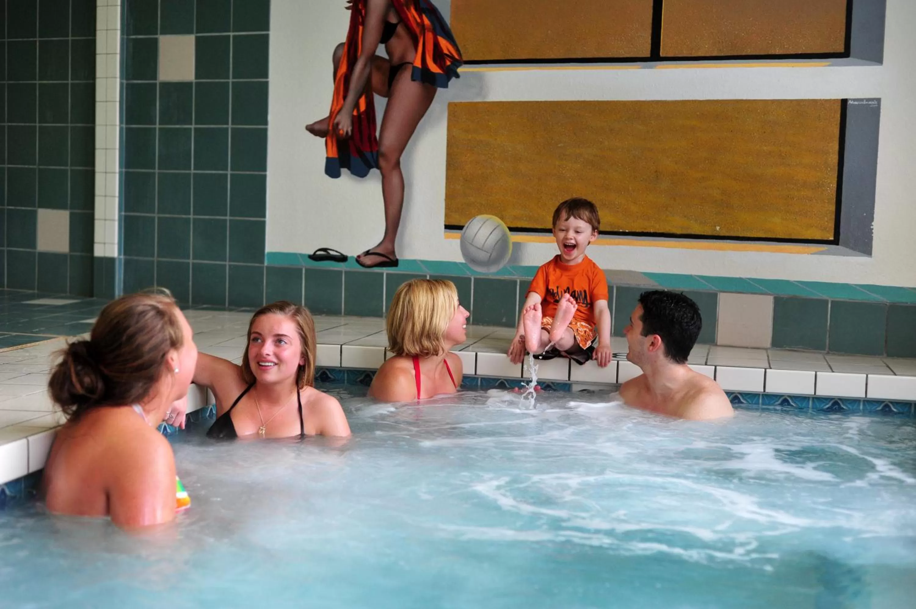 Hot Tub in Sunset Bay Resort & Suites