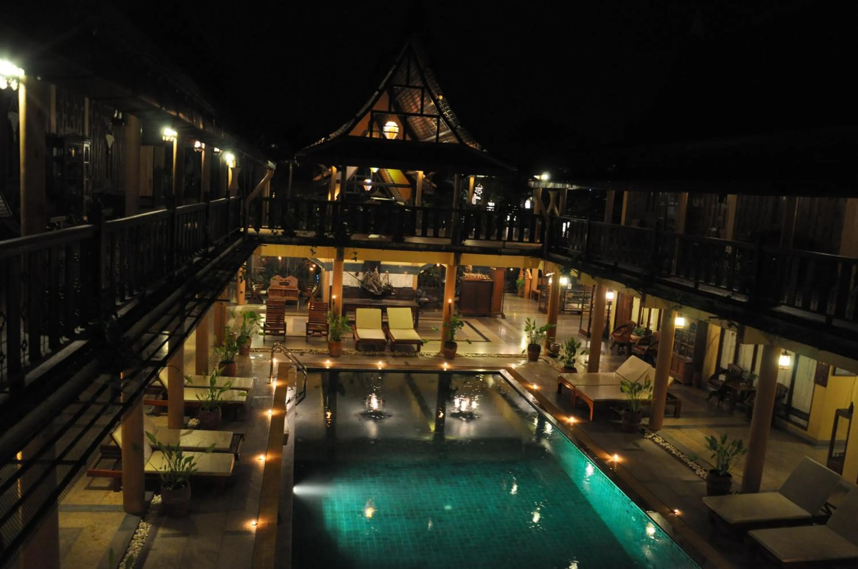 Night in Ruean Thai Hotel