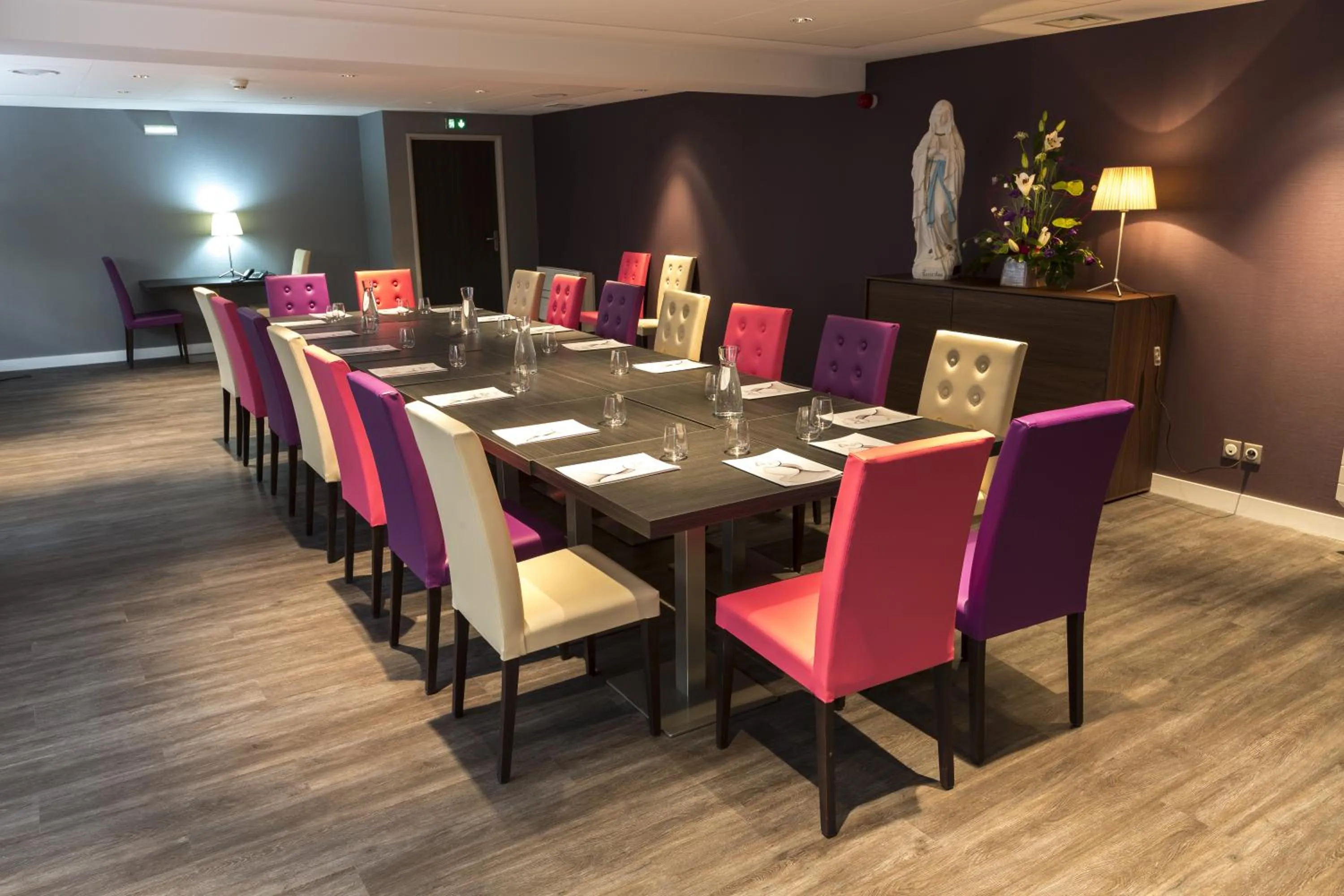 Restaurant/places to eat in Hôtel Astrid