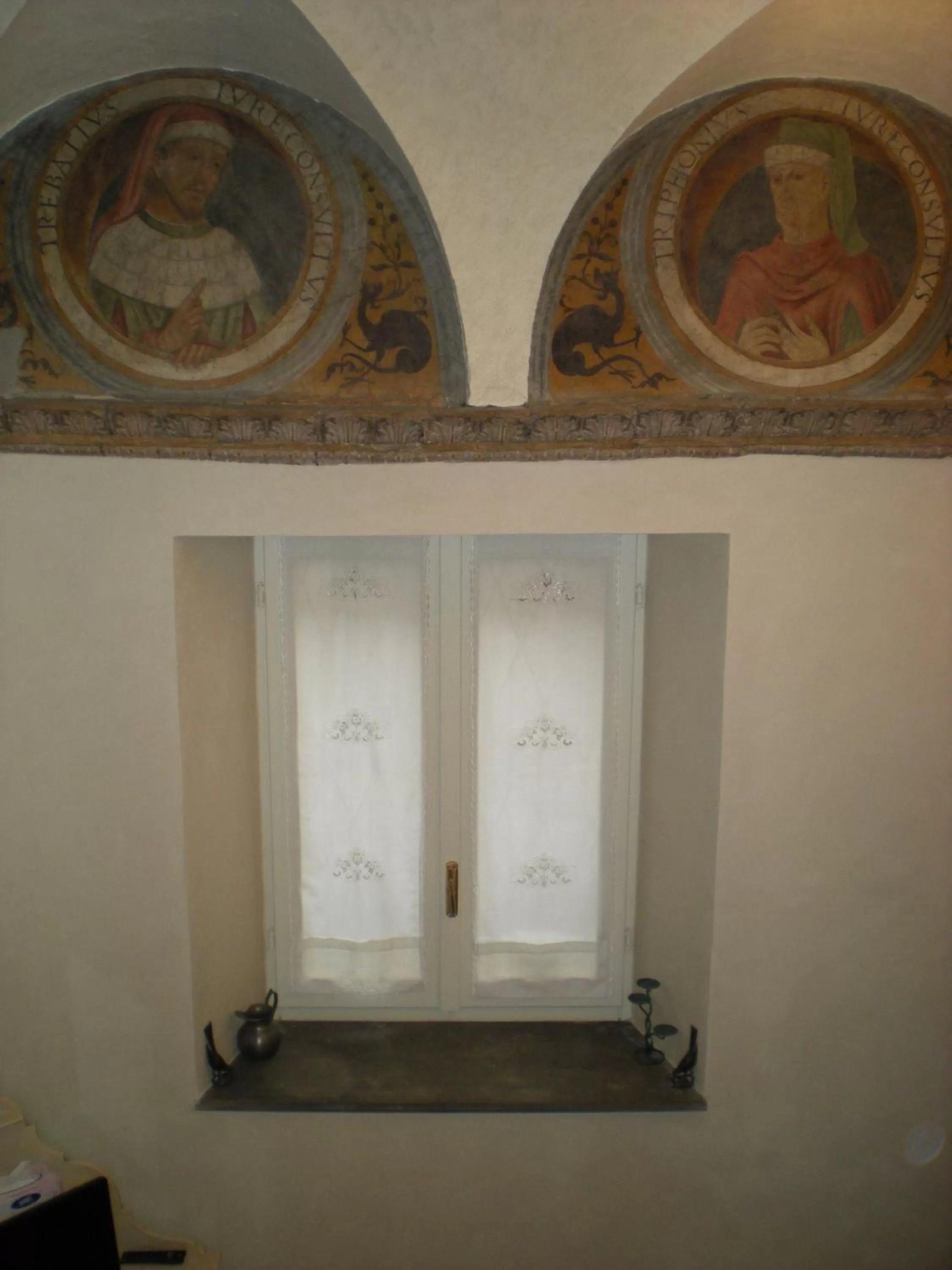 Decorative detail in Bramantesco