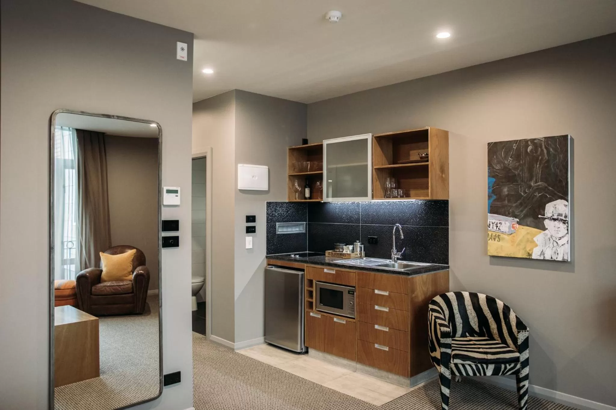 Kitchen or kitchenette in King and Queen Hotel Suites