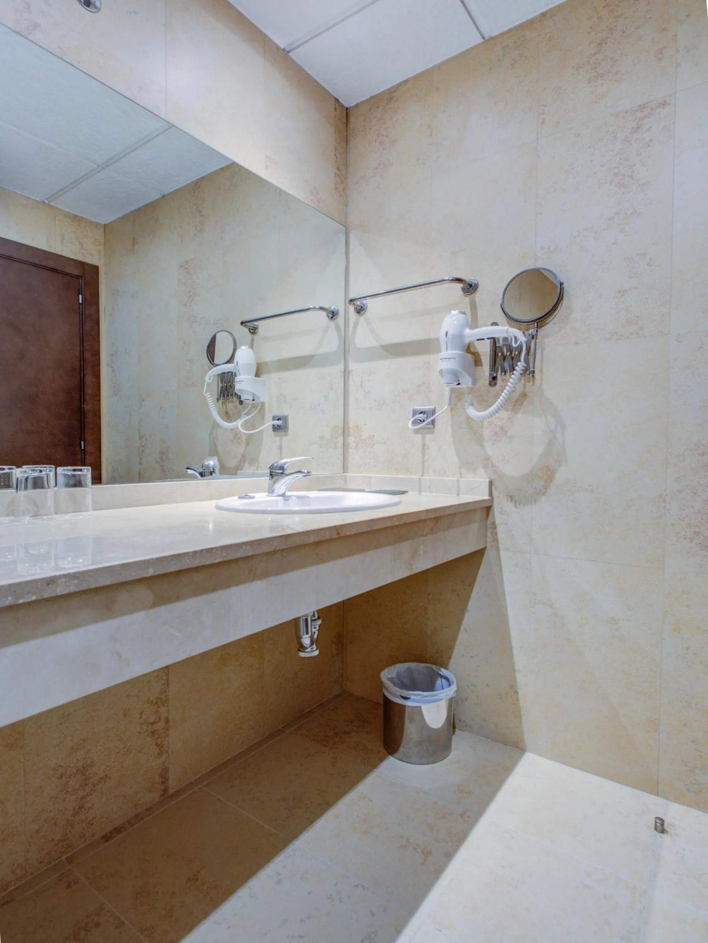 Bathroom in Hotel El Mesón