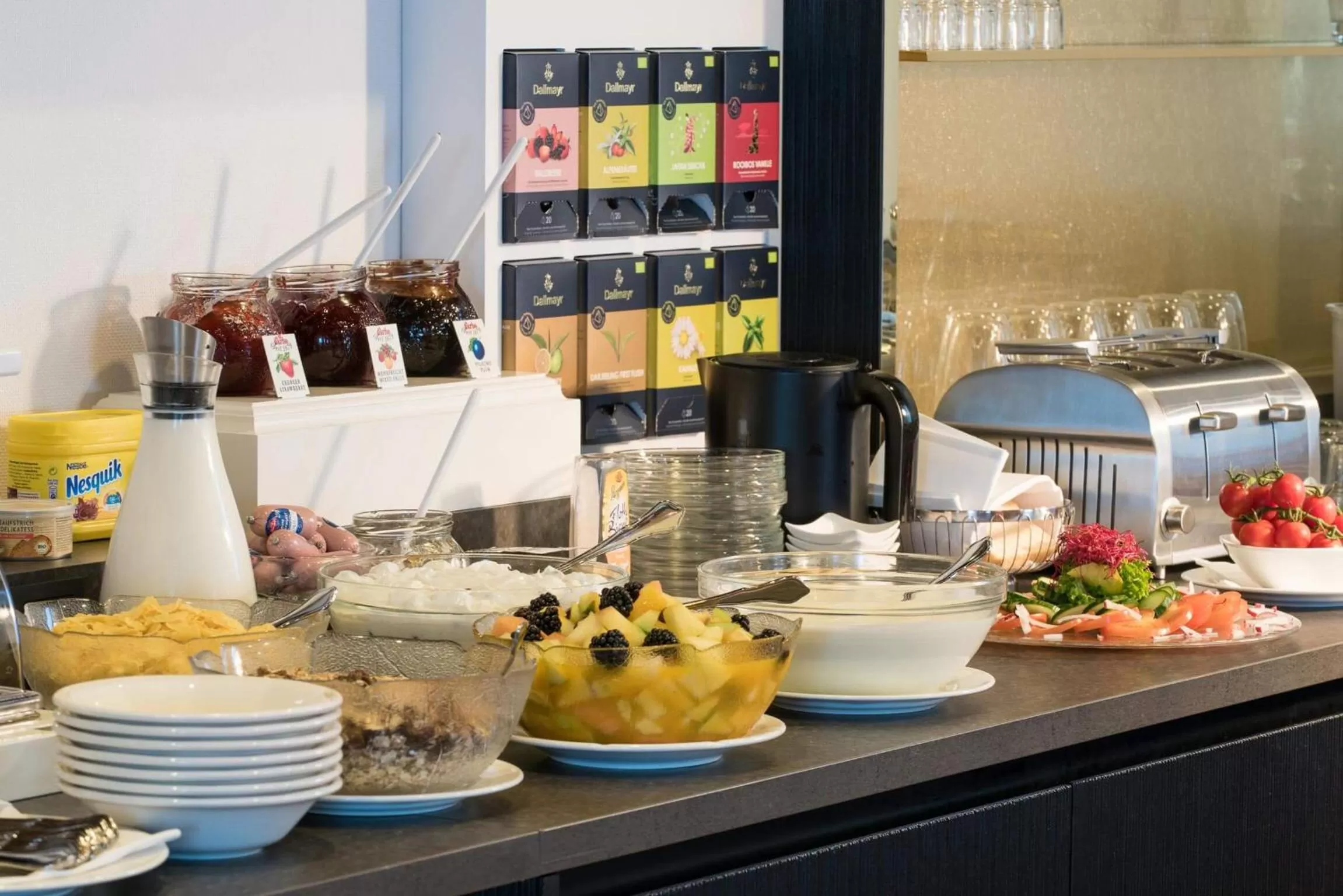 Buffet breakfast in Hotel am Markt