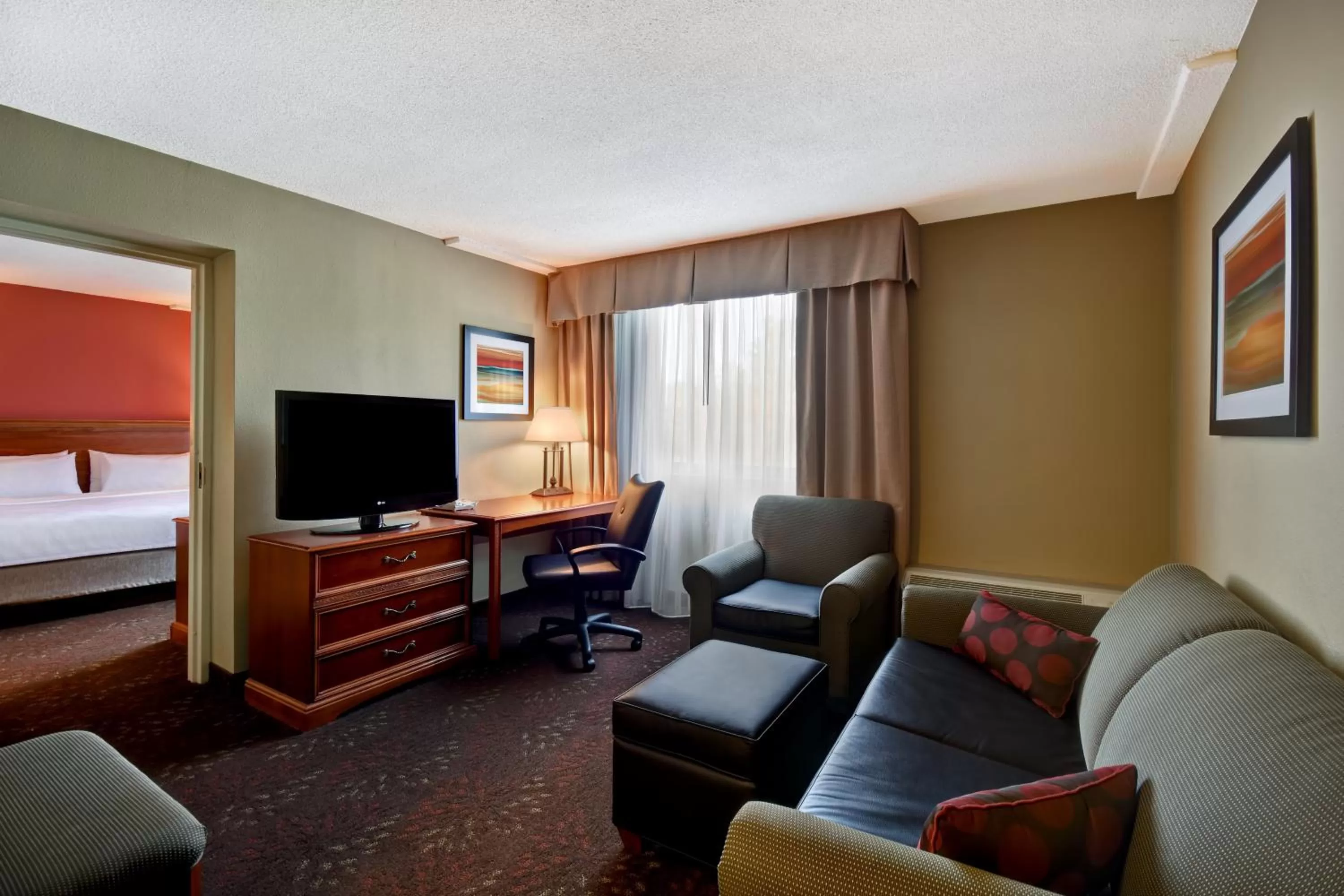 Junior Suite with King Bed and Sofa Bed - Non-Smoking in Holiday Inn Cincinnati-Riverfront, an IHG Hotel