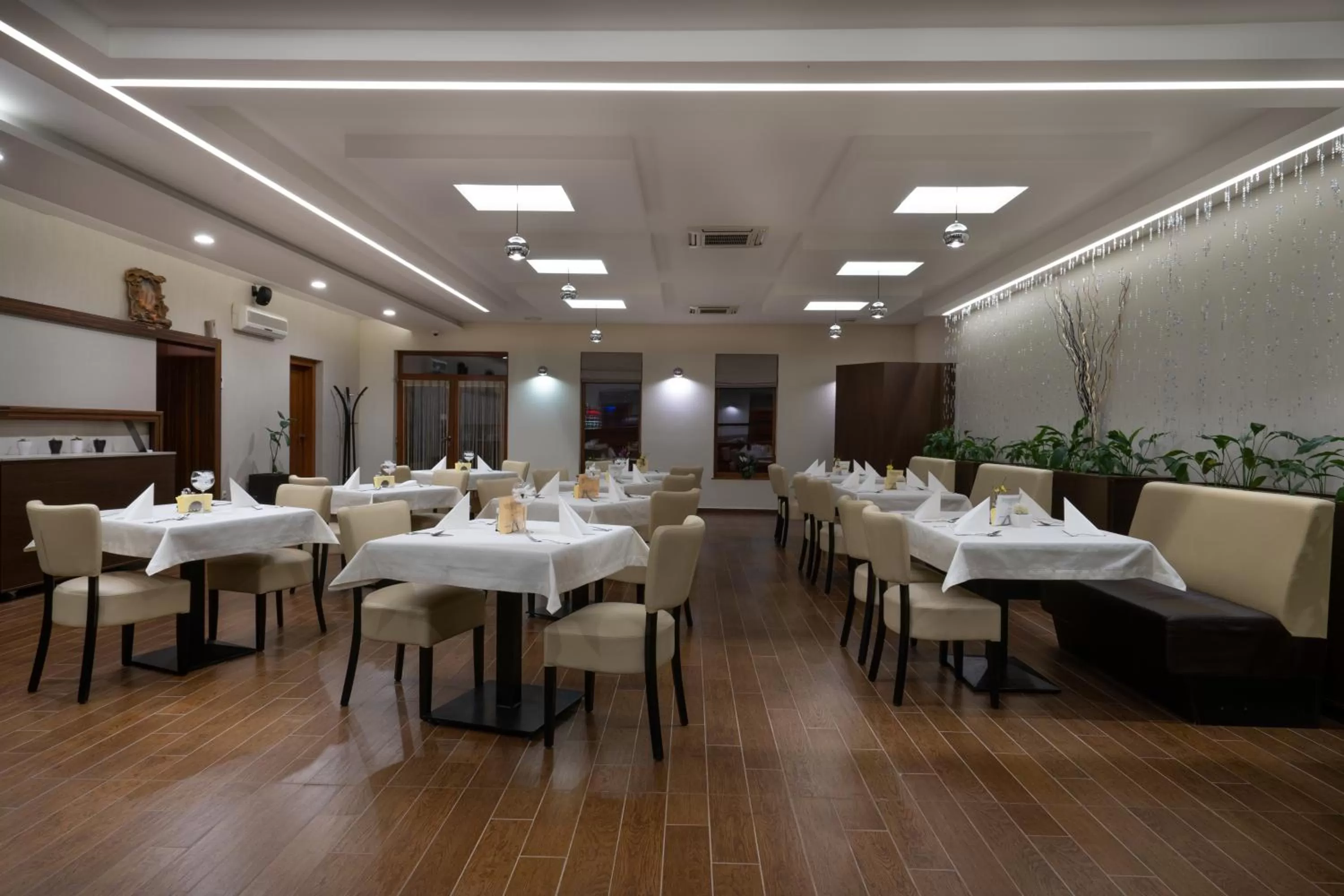 Lounge or bar, Restaurant/Places to Eat in DorEsz Wellness Panzió