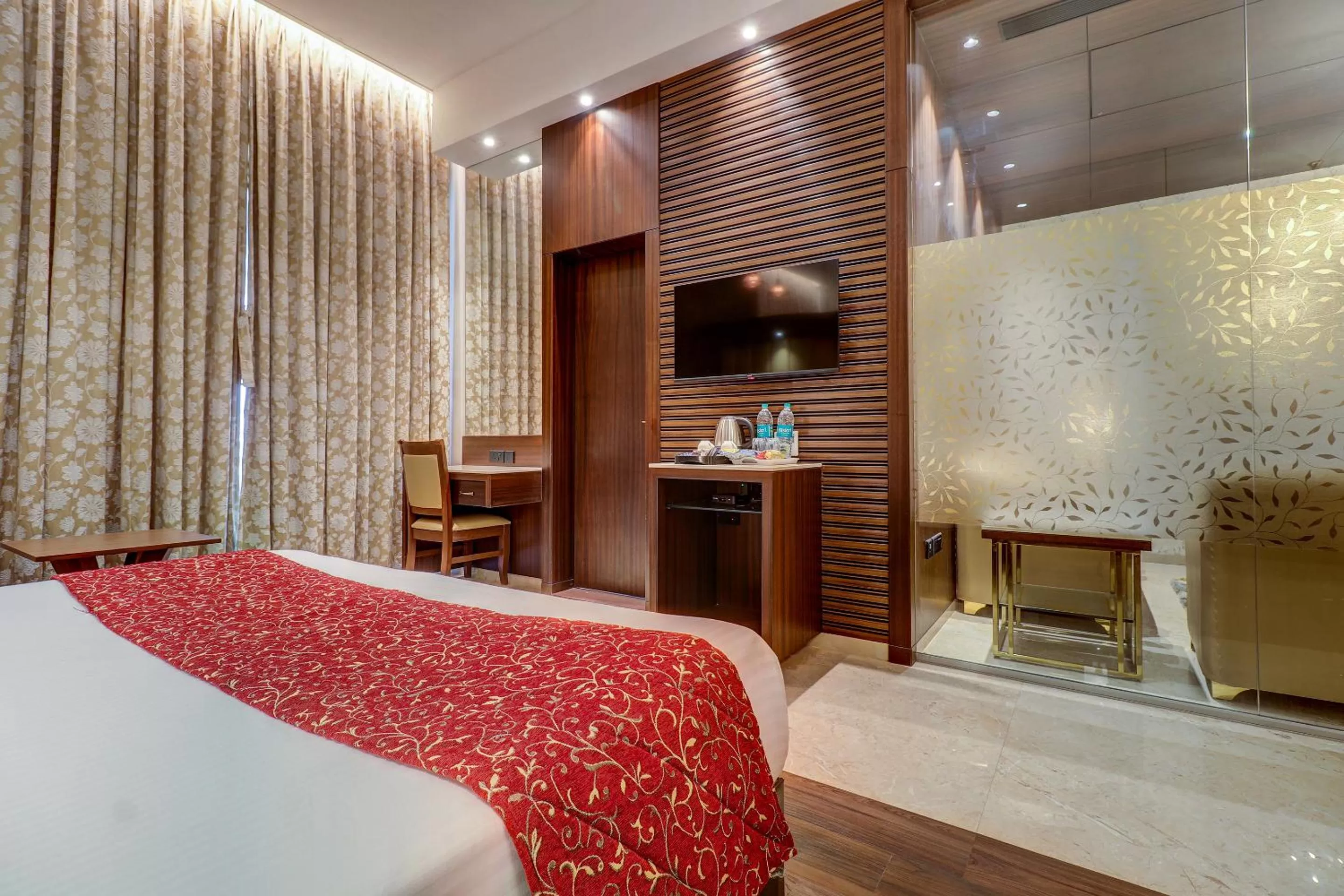 Bed in Hotel Gurudev Grand