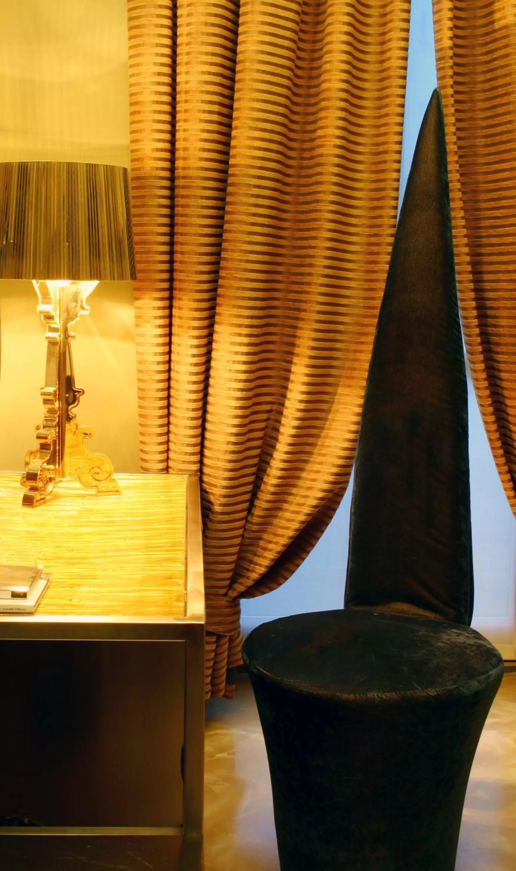 Seating area in Art Hotel Boston