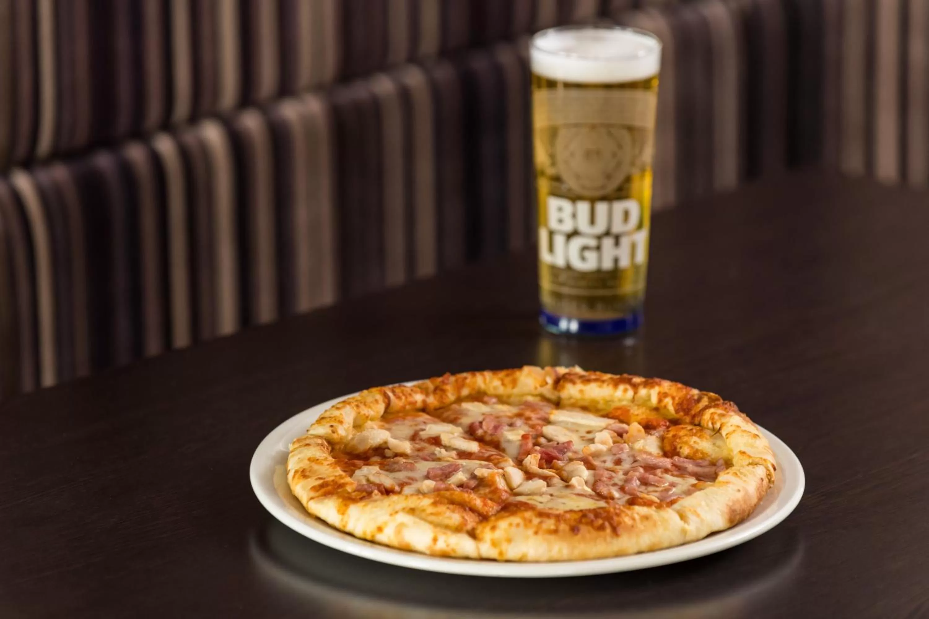 Restaurant/places to eat in Holiday Inn Express Manchester - Salford Quays by IHG