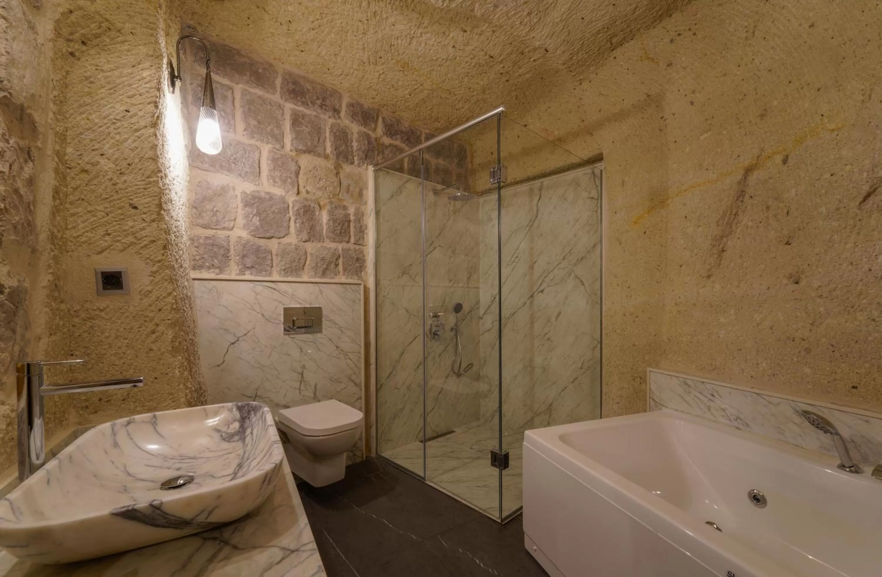 Shower in The Niche Cave Hotel