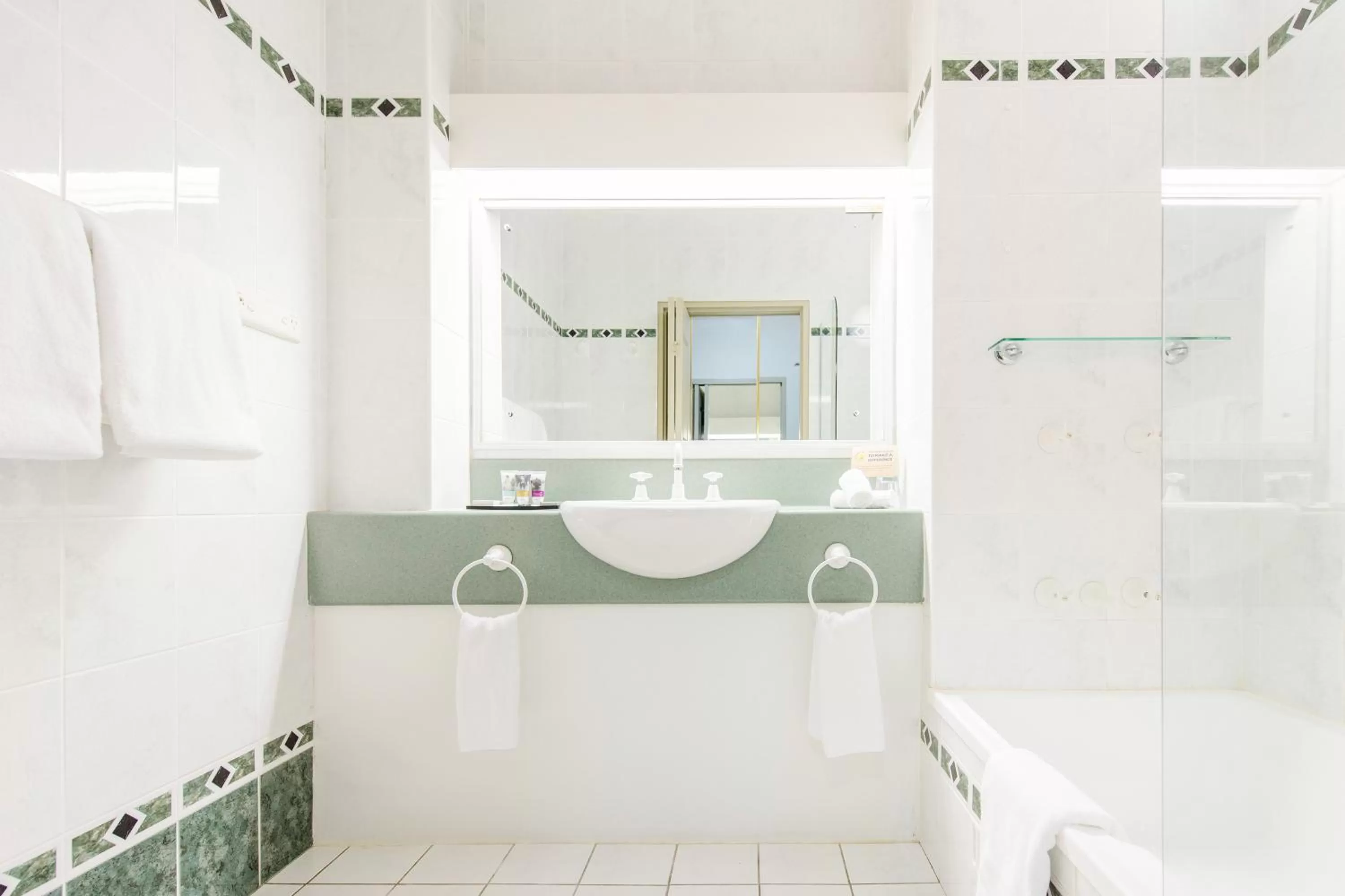 Bathroom in Mercure Charlestown