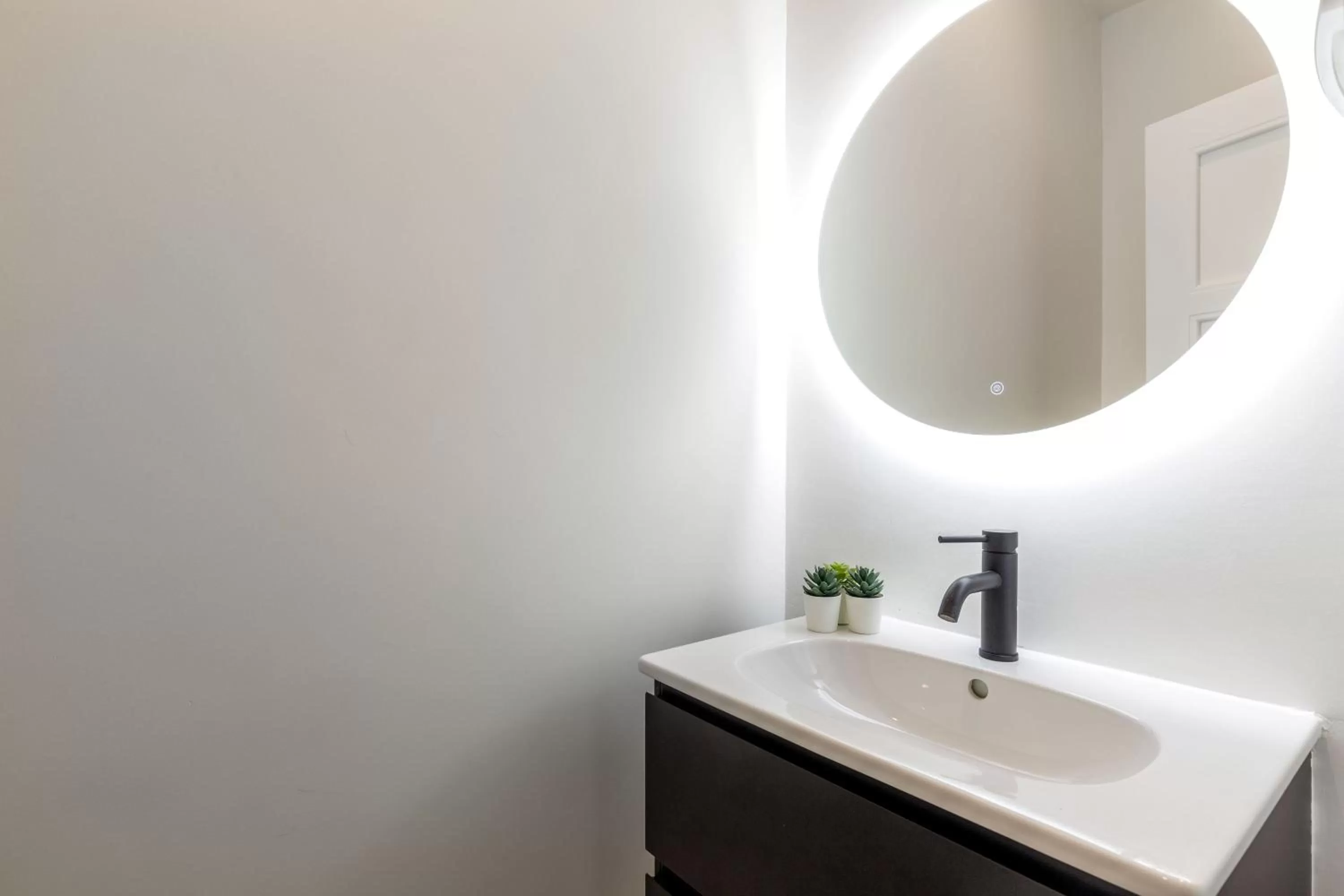 Bathroom in ZOIA The Met by UPSTREET