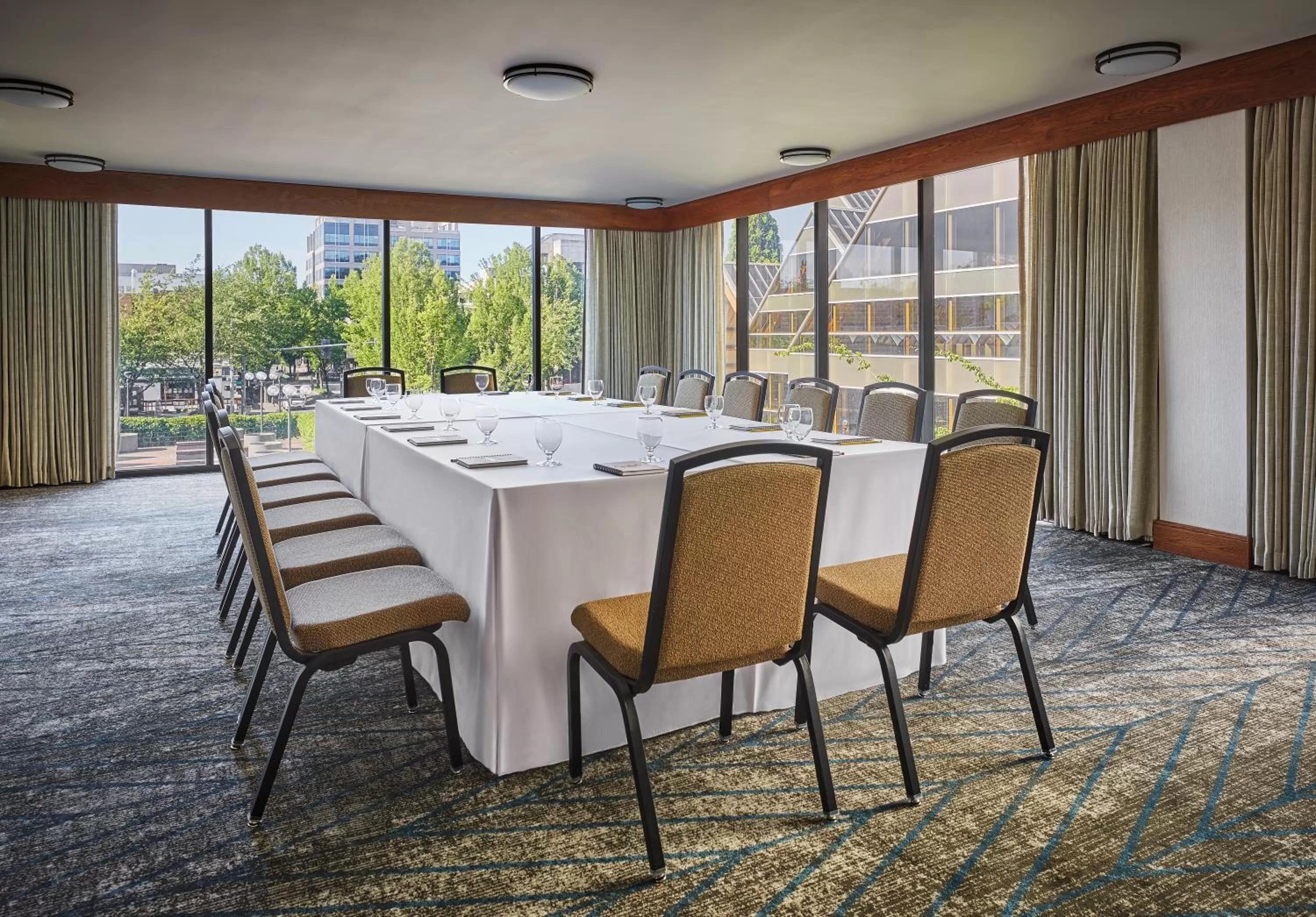 Meeting/conference room in Graduate by Hilton Eugene