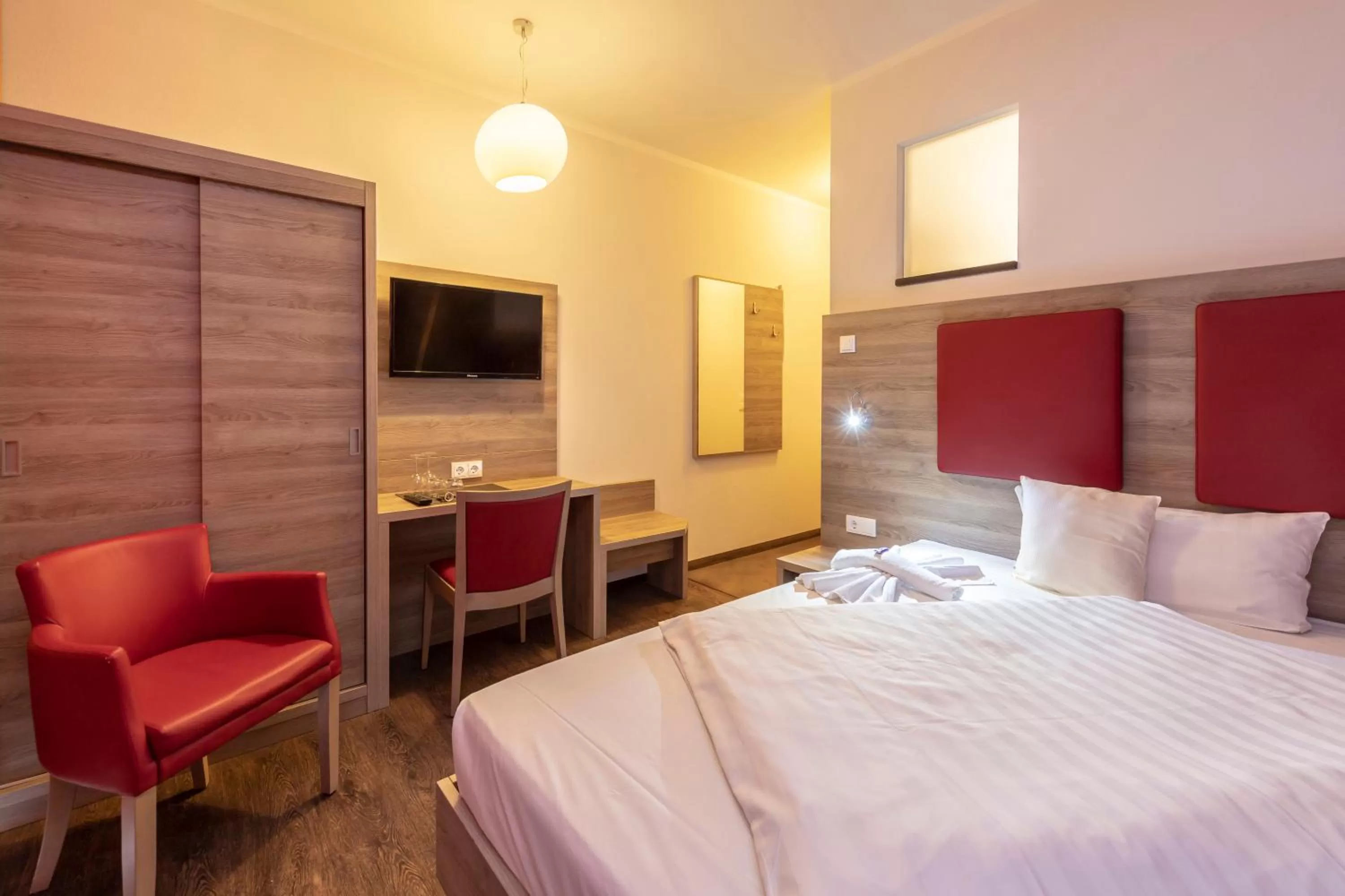 Photo of the whole room, Bed in Hotel zur Ostsee