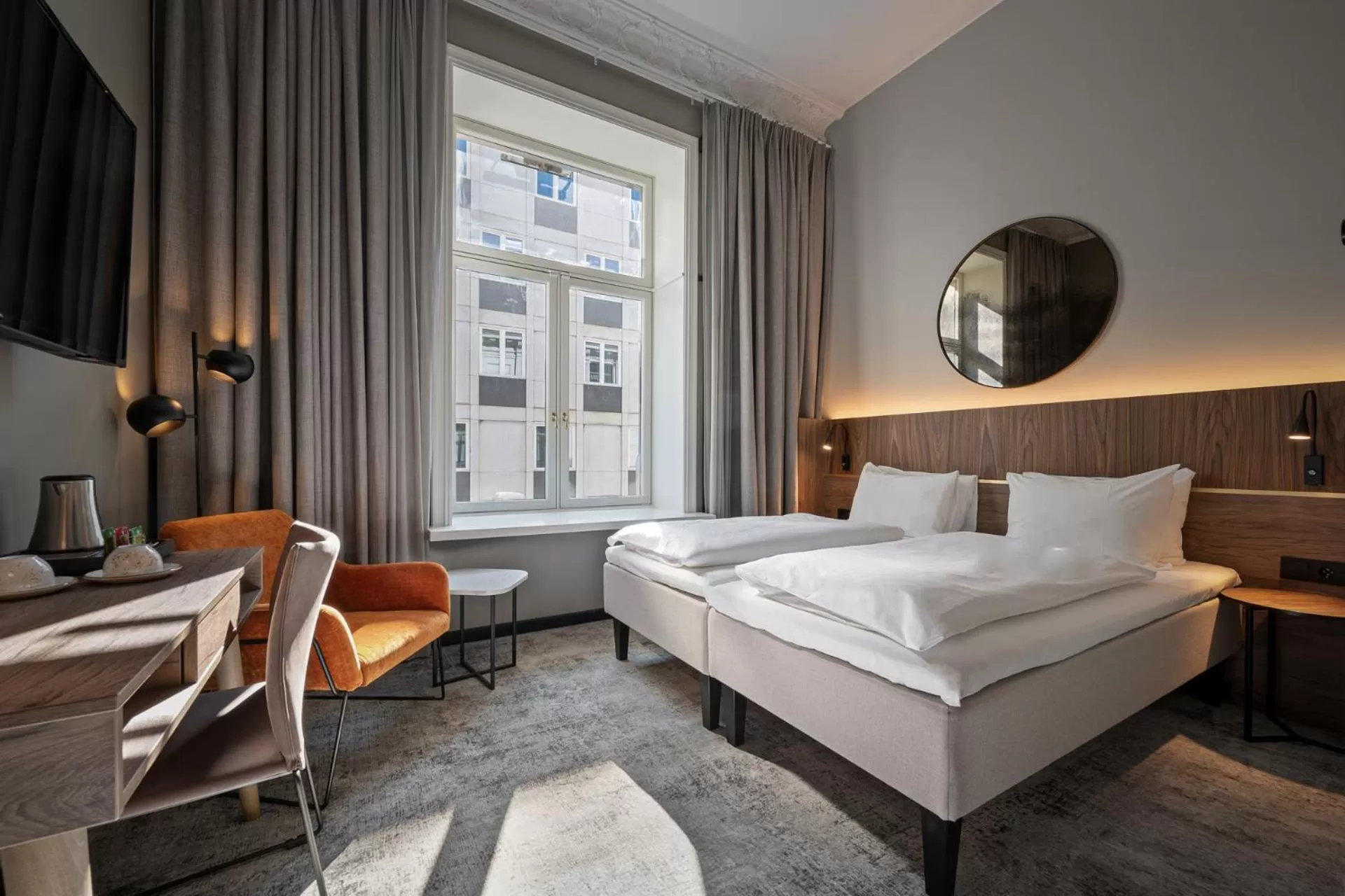 Bedroom, Bed in Karl Johan Hotel