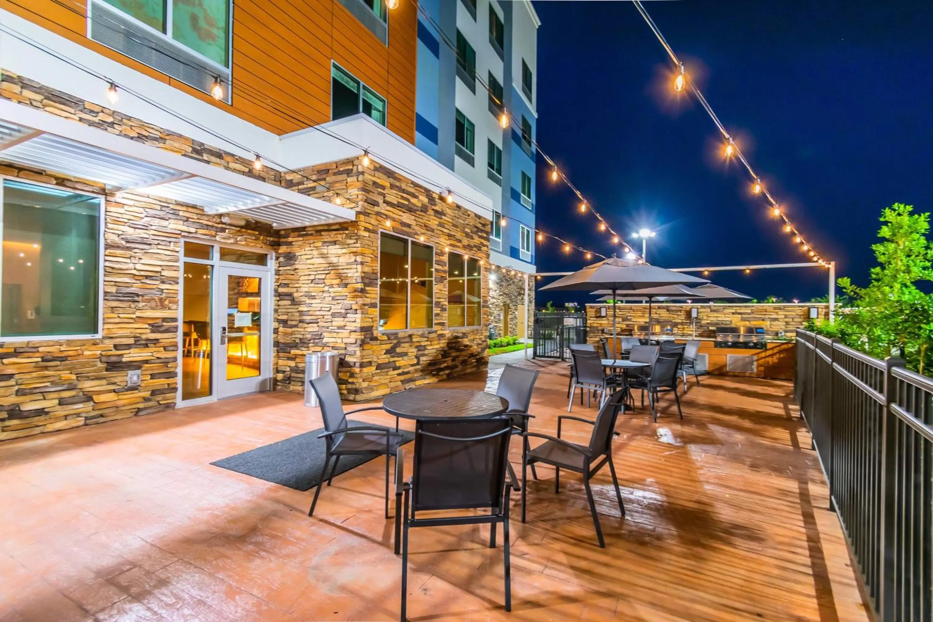 Property building in Fairfield Inn & Suites by Marriott Houston League City