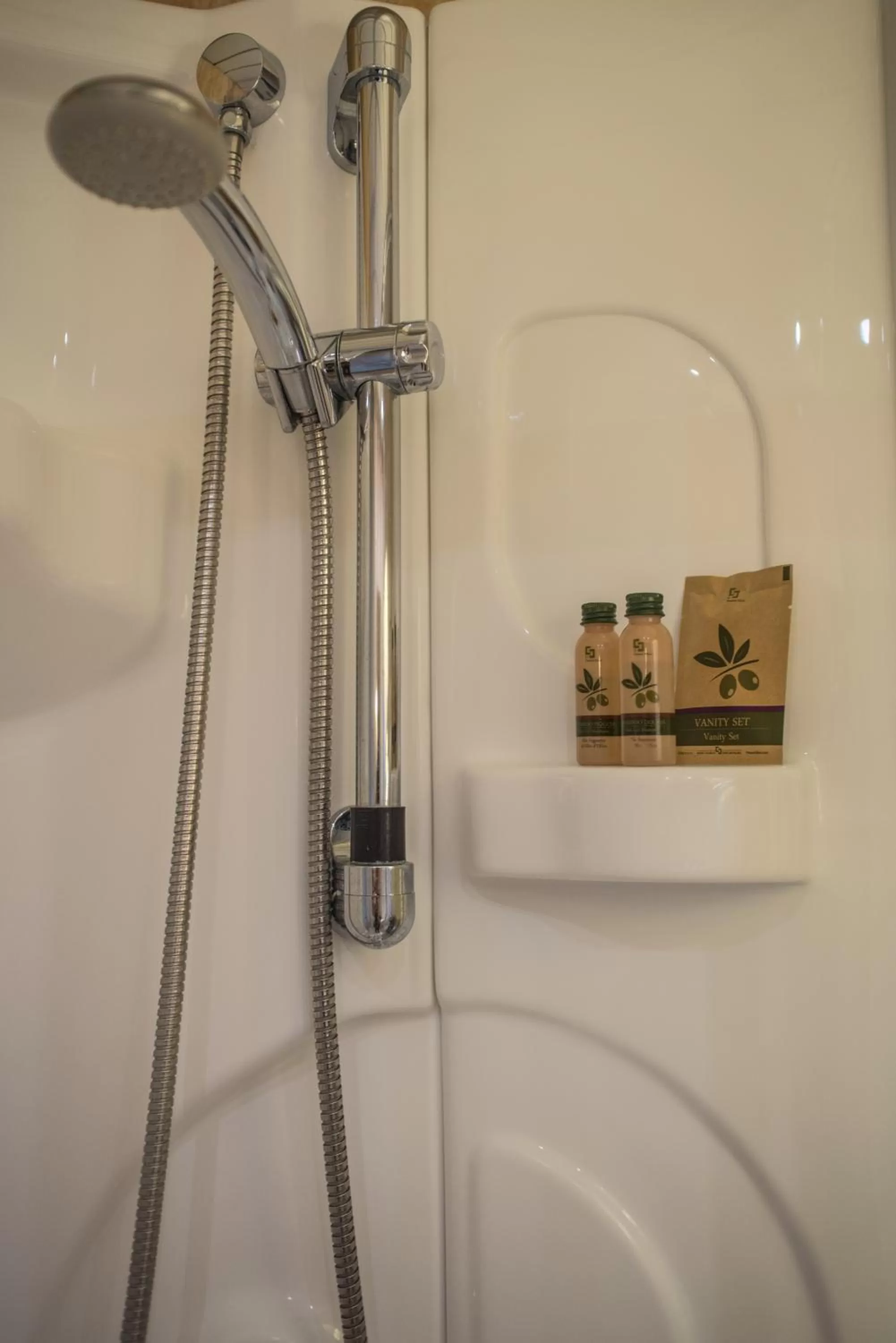 Shower, Coffee/Tea Facilities in Corvetto Residence Porto Di Mare