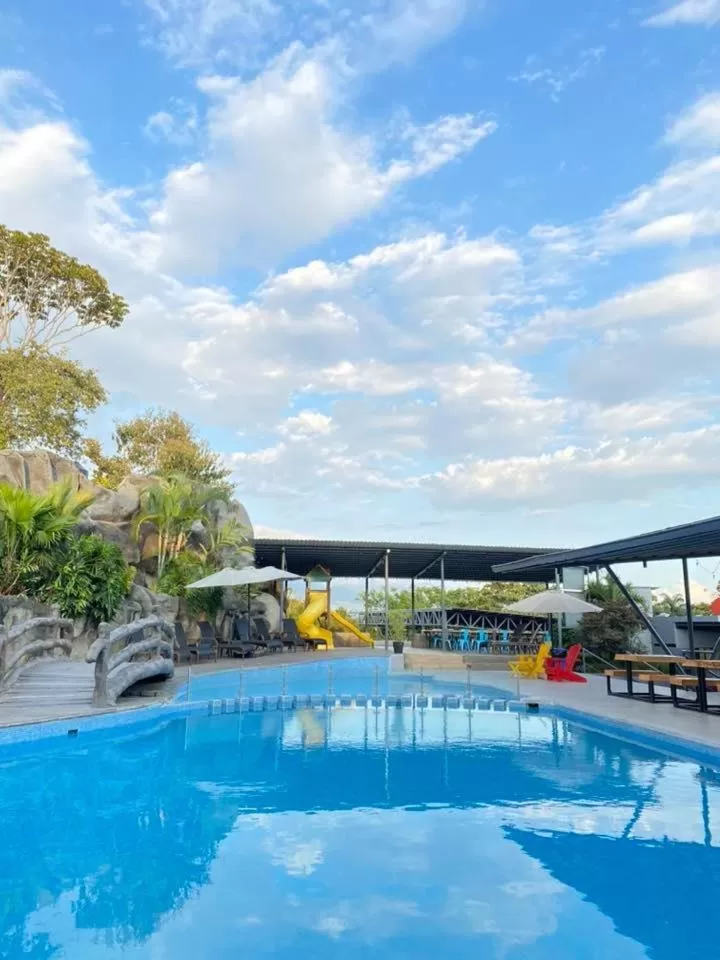 Swimming pool in Hotel PZ Country Club & Conference Center