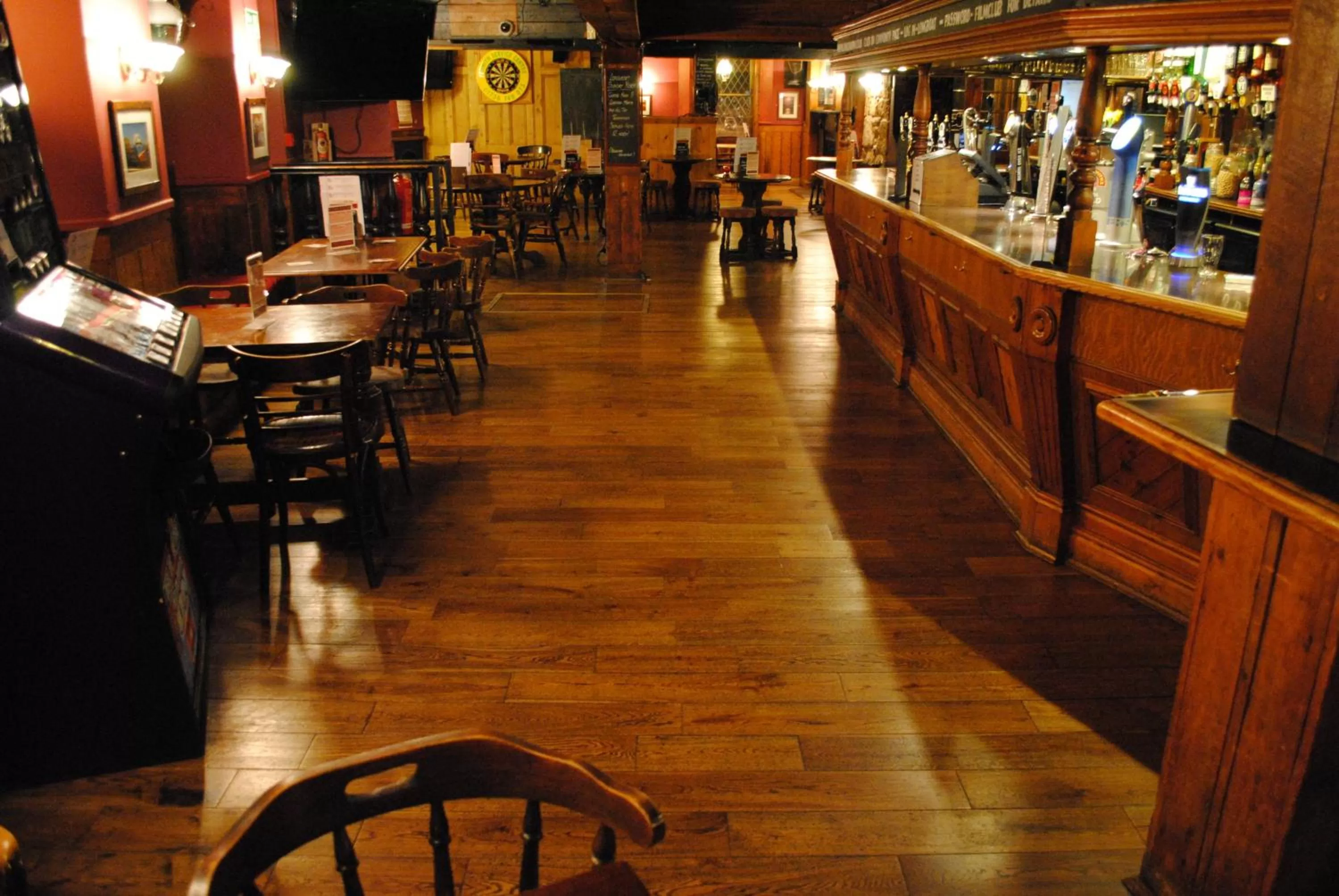 Lounge or bar in The Longboat Inn