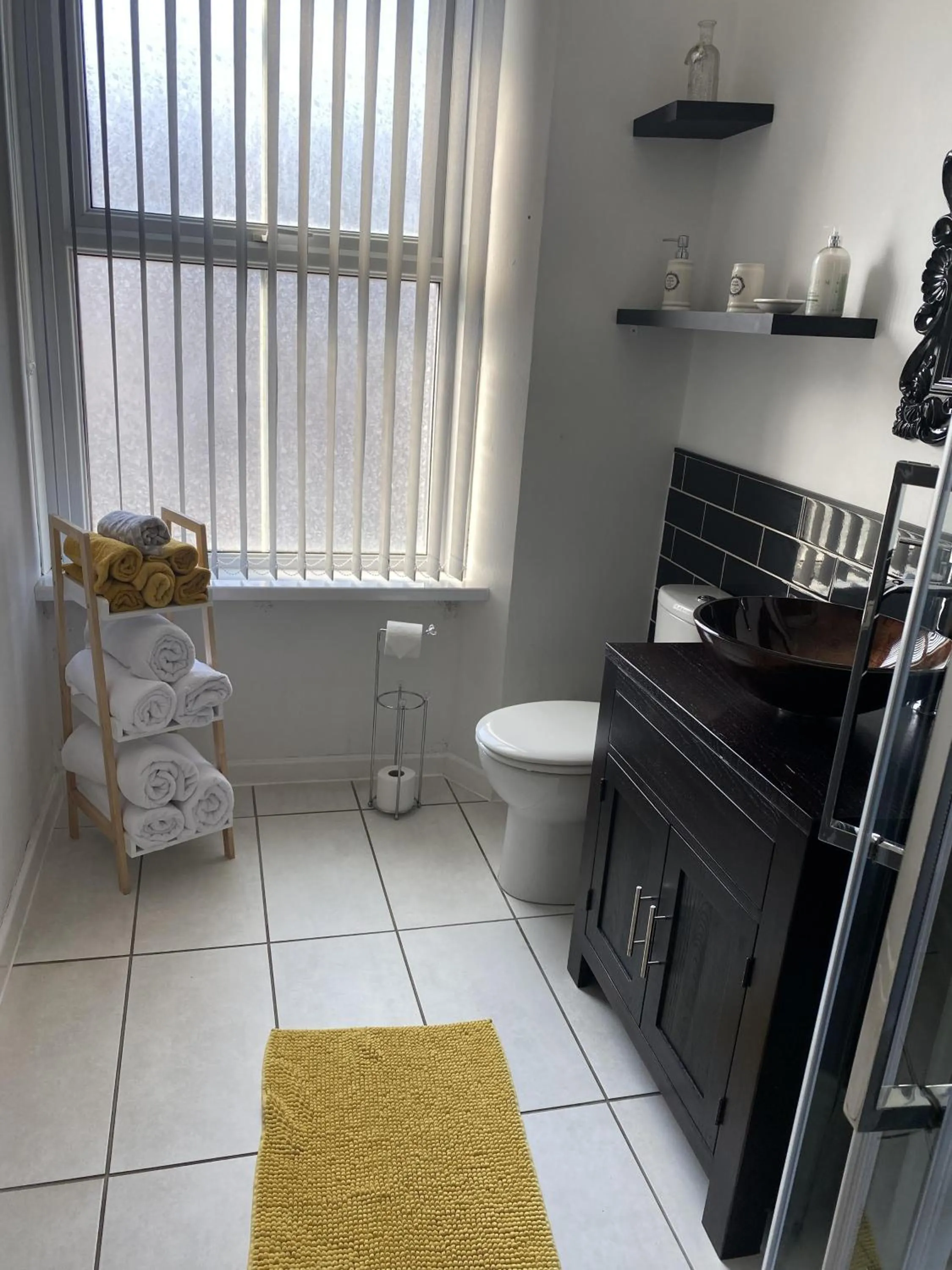 Bathroom in Inn Cardiff