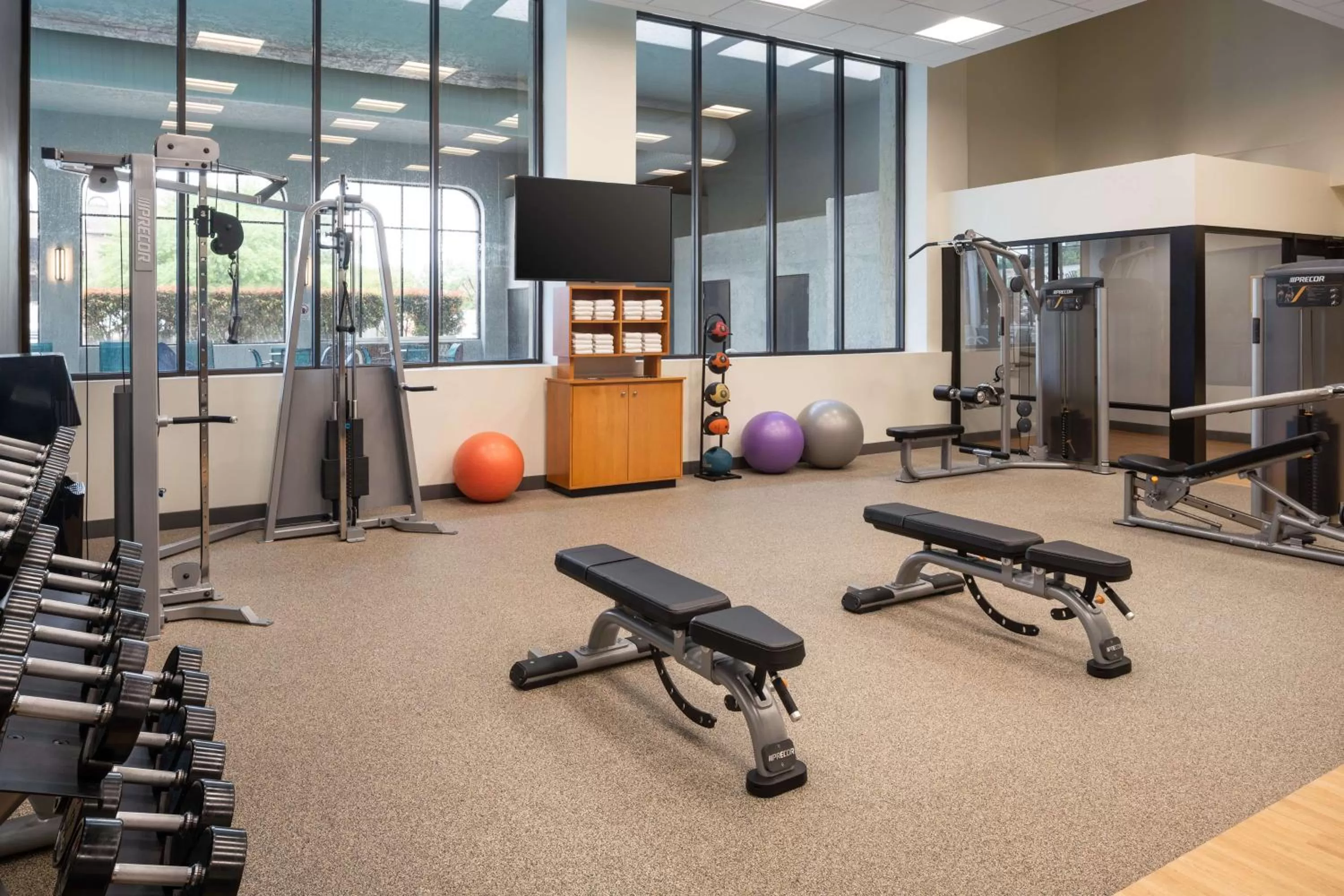 Fitness centre/facilities in Embassy Suites by Hilton Austin Central