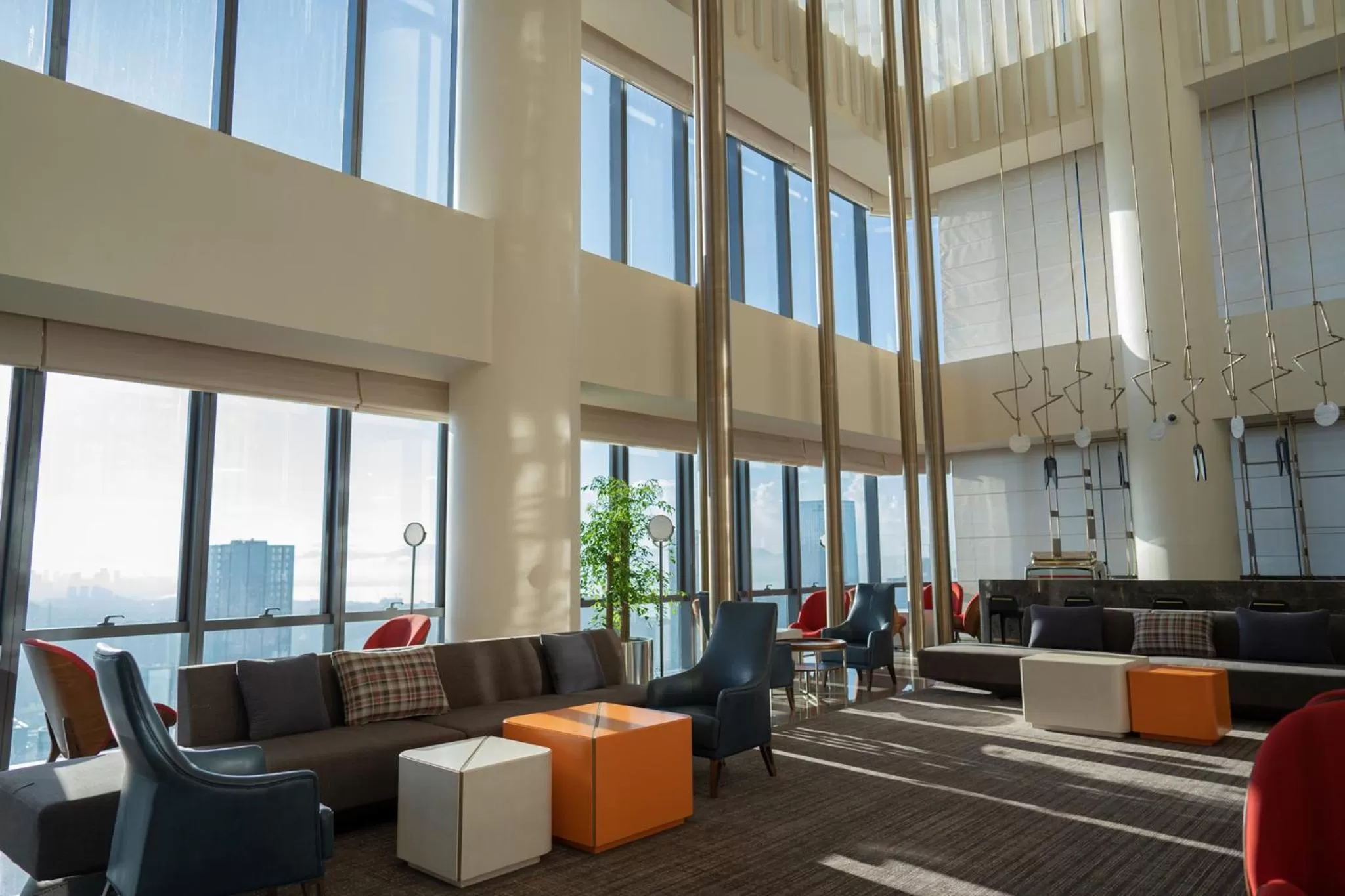 Lounge or bar in Crowne Plaza Shenzhen Nanshan by IHG