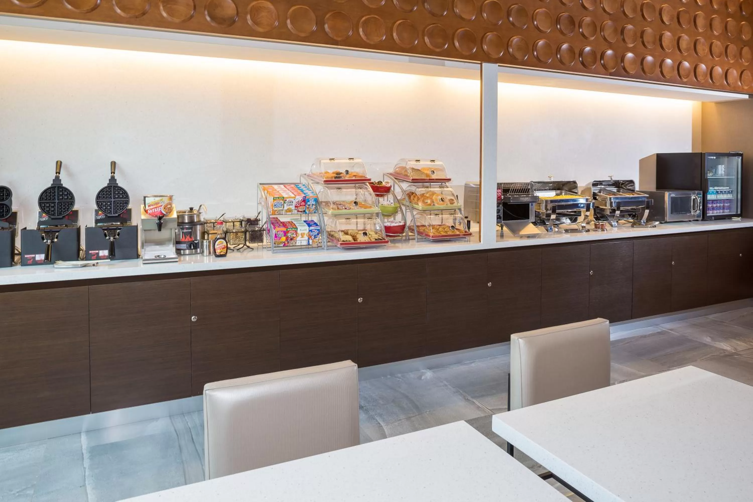 Restaurant/places to eat in Wingate by Wyndham Miami Airport