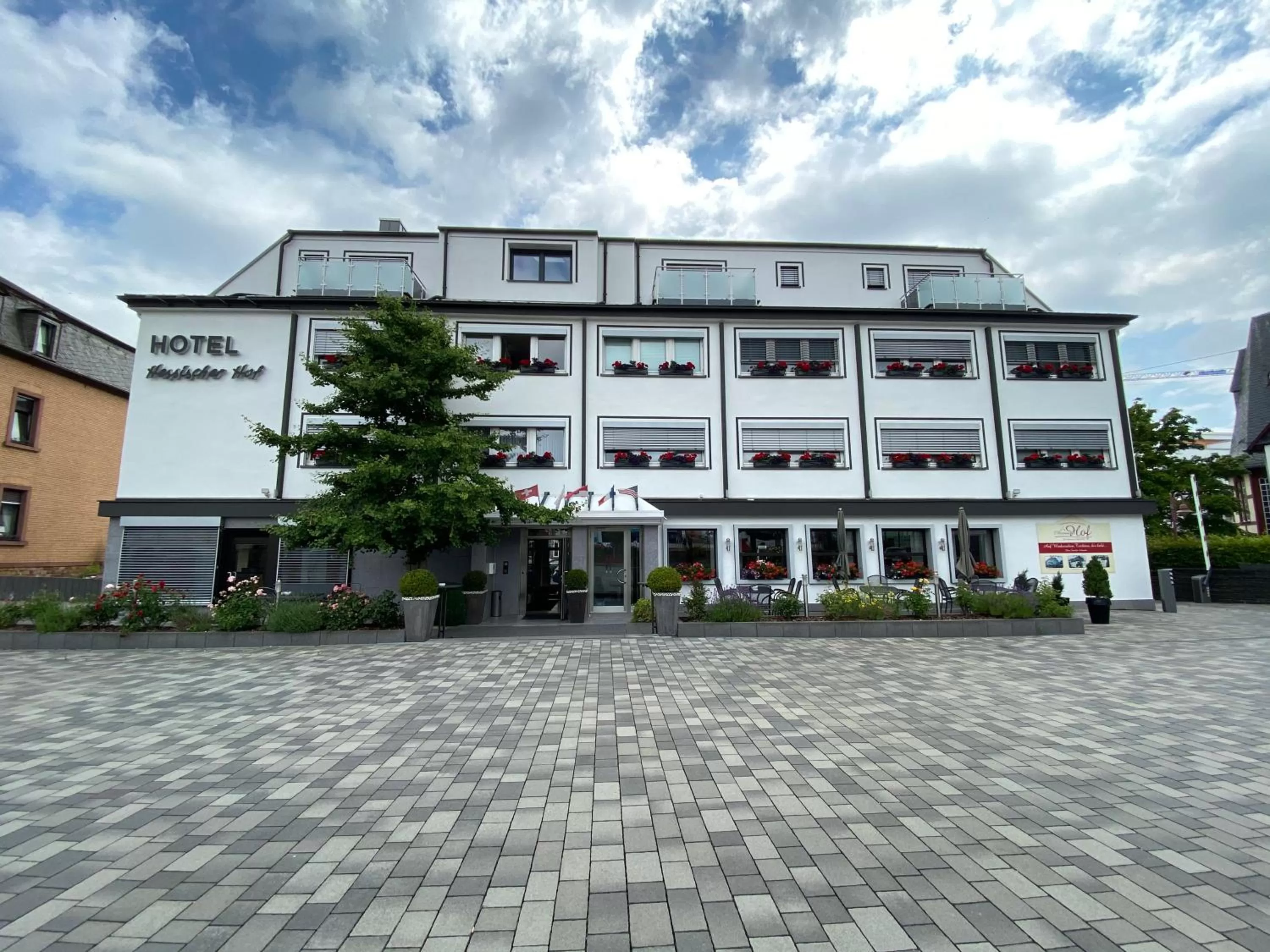 Property building in Hotel Hessischer Hof