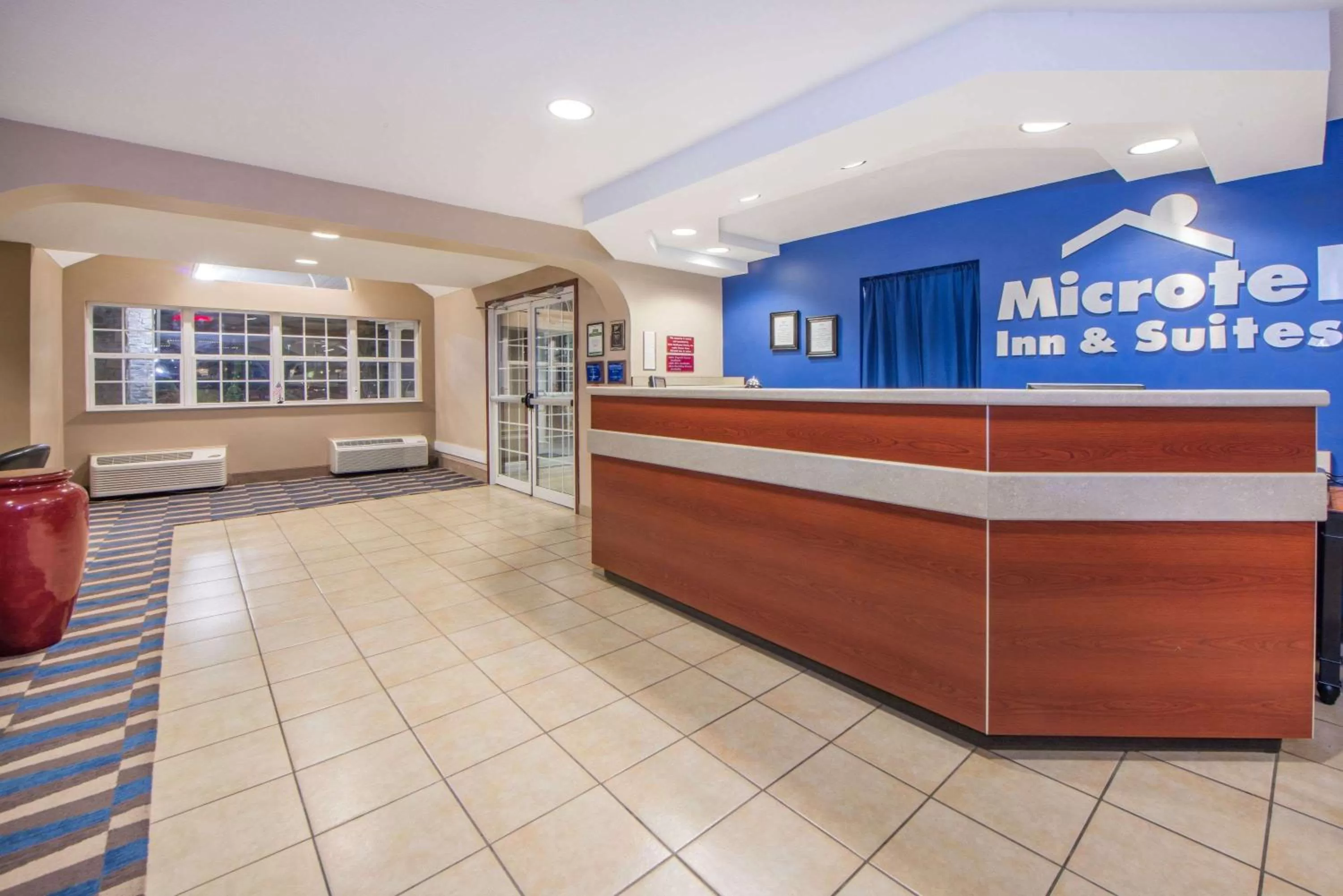 Lobby or reception in Microtel Inn and Suites By Wyndham Miami OK