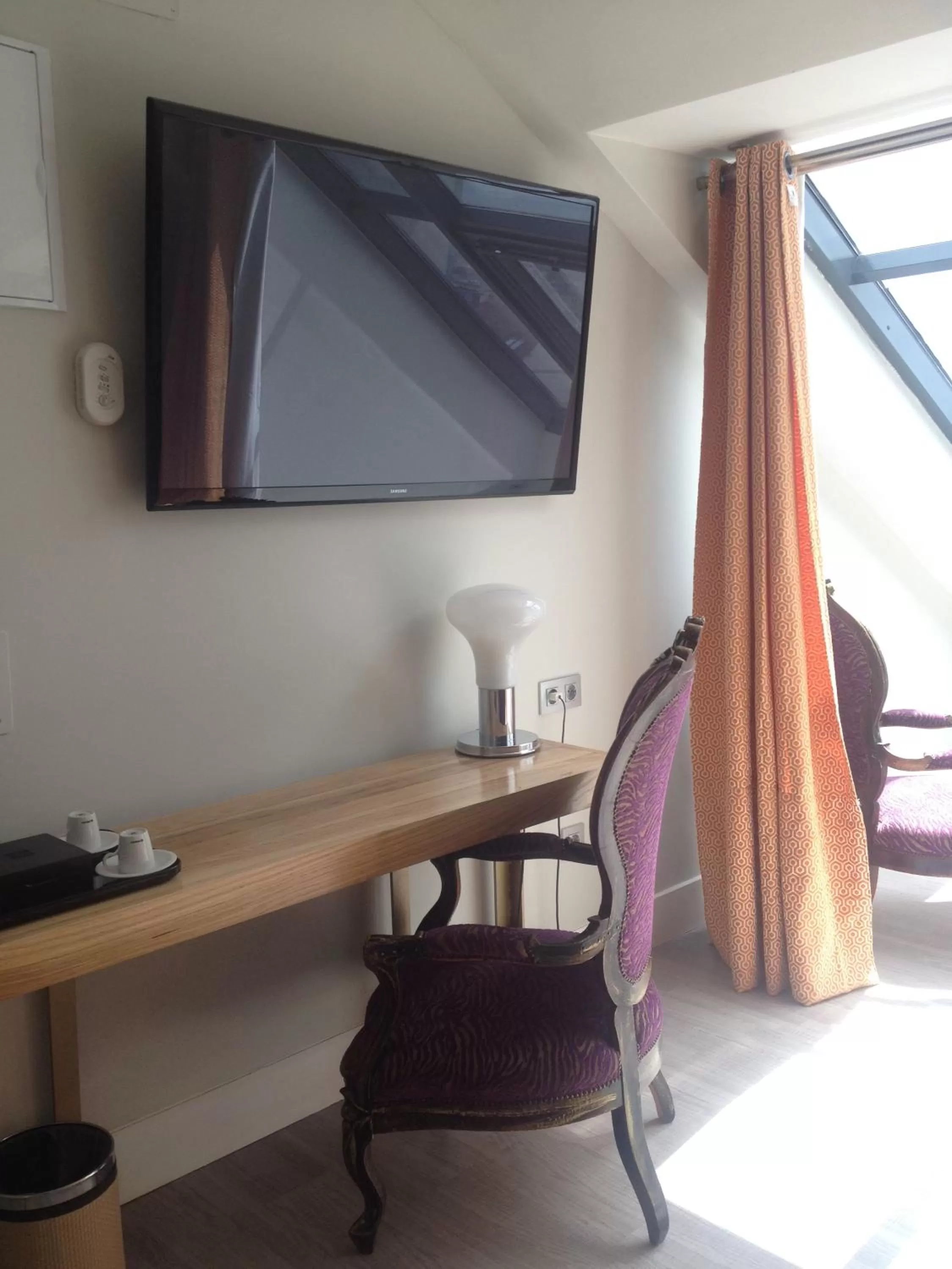 TV and multimedia in Hotel Art Santander