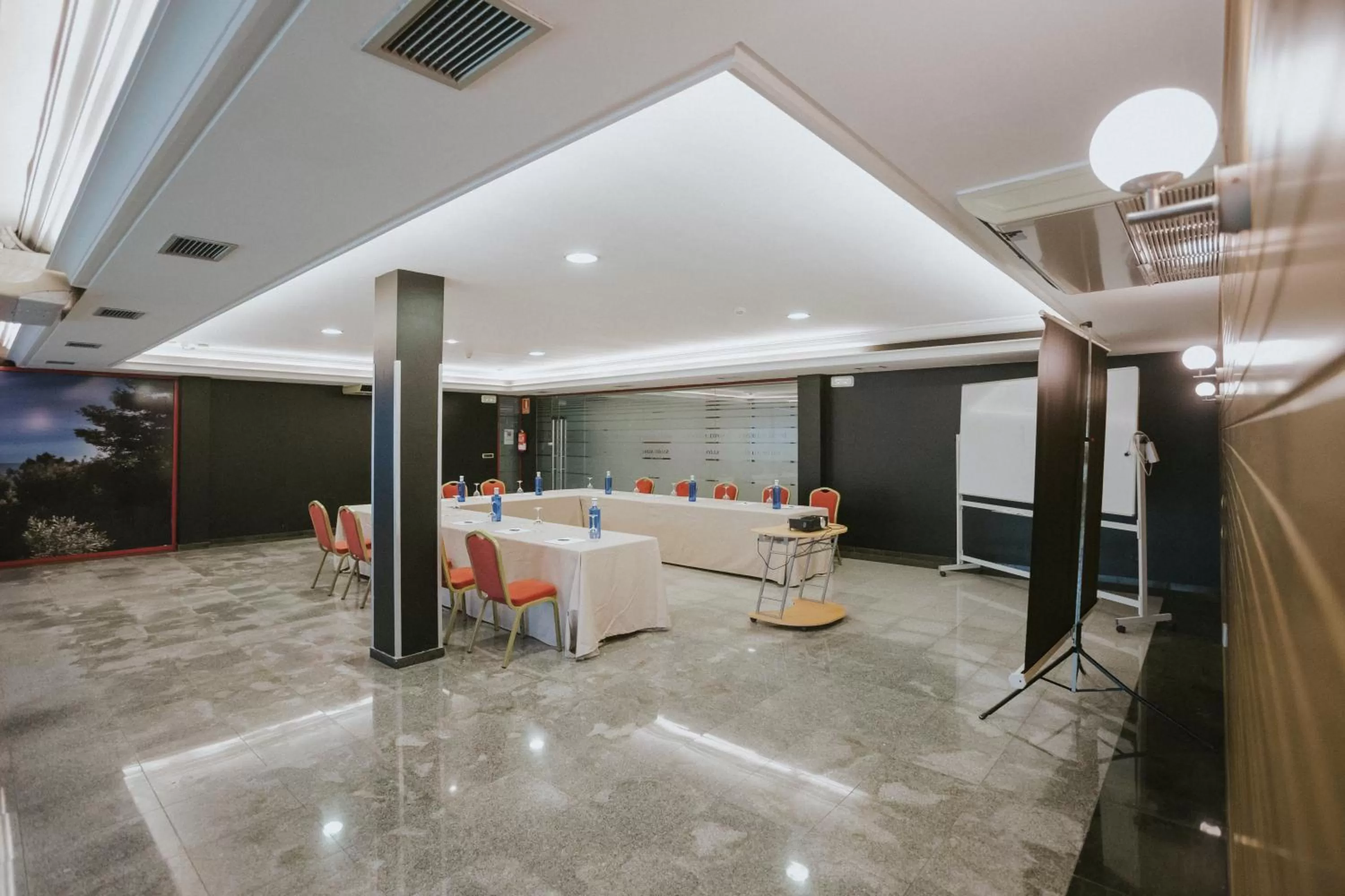 Business facilities in Hotel Alfonso I