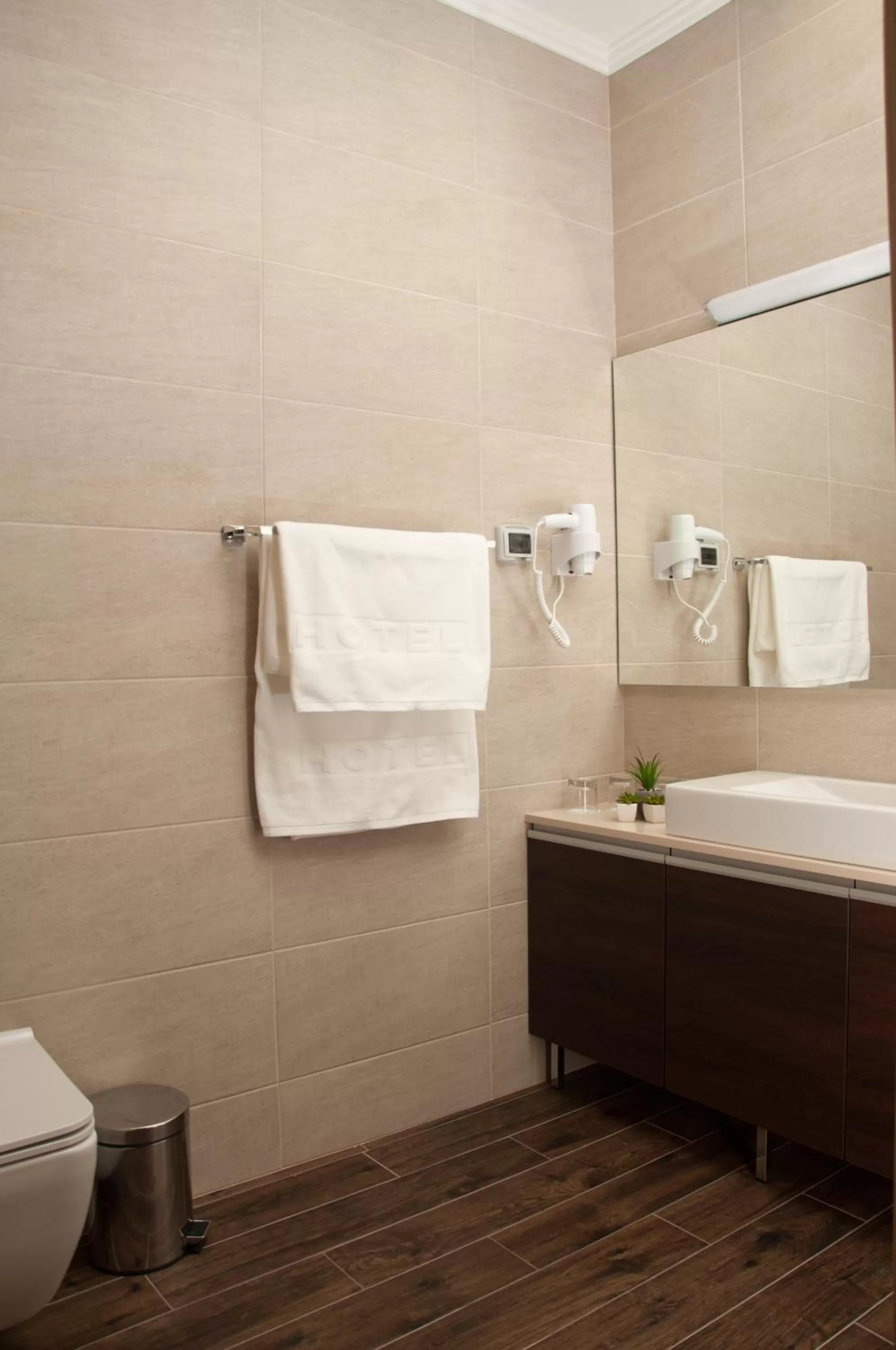 Bathroom in Garni Hotel Vigor - EV station