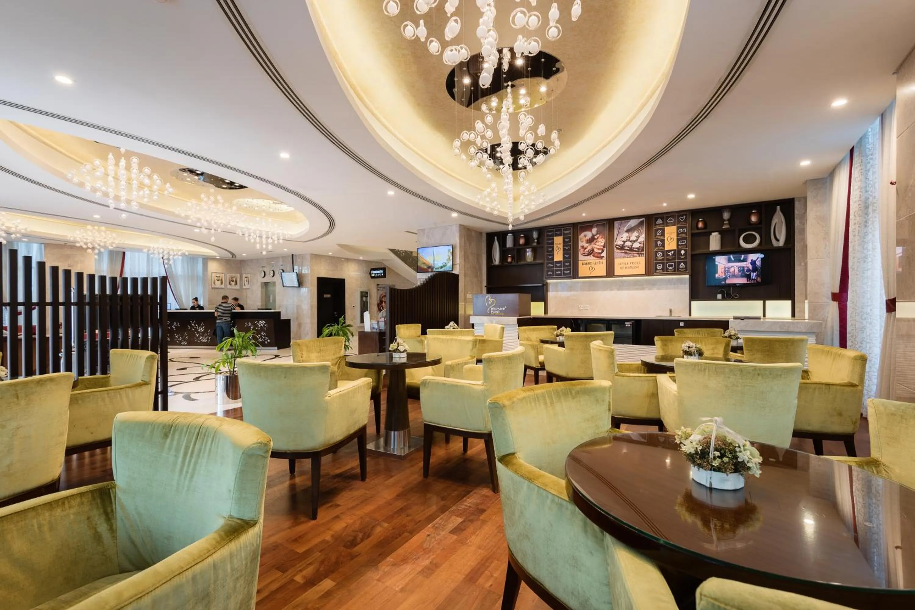 Restaurant/places to eat in Landmark Premier Hotel