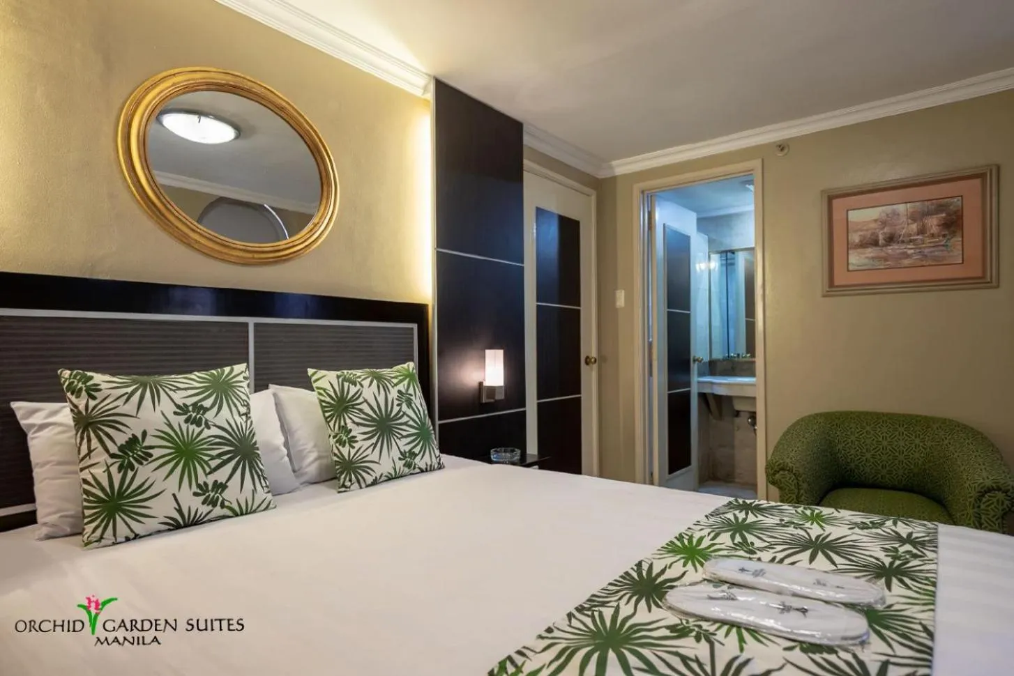 Photo of the whole room, Bed in Orchid Garden Suites