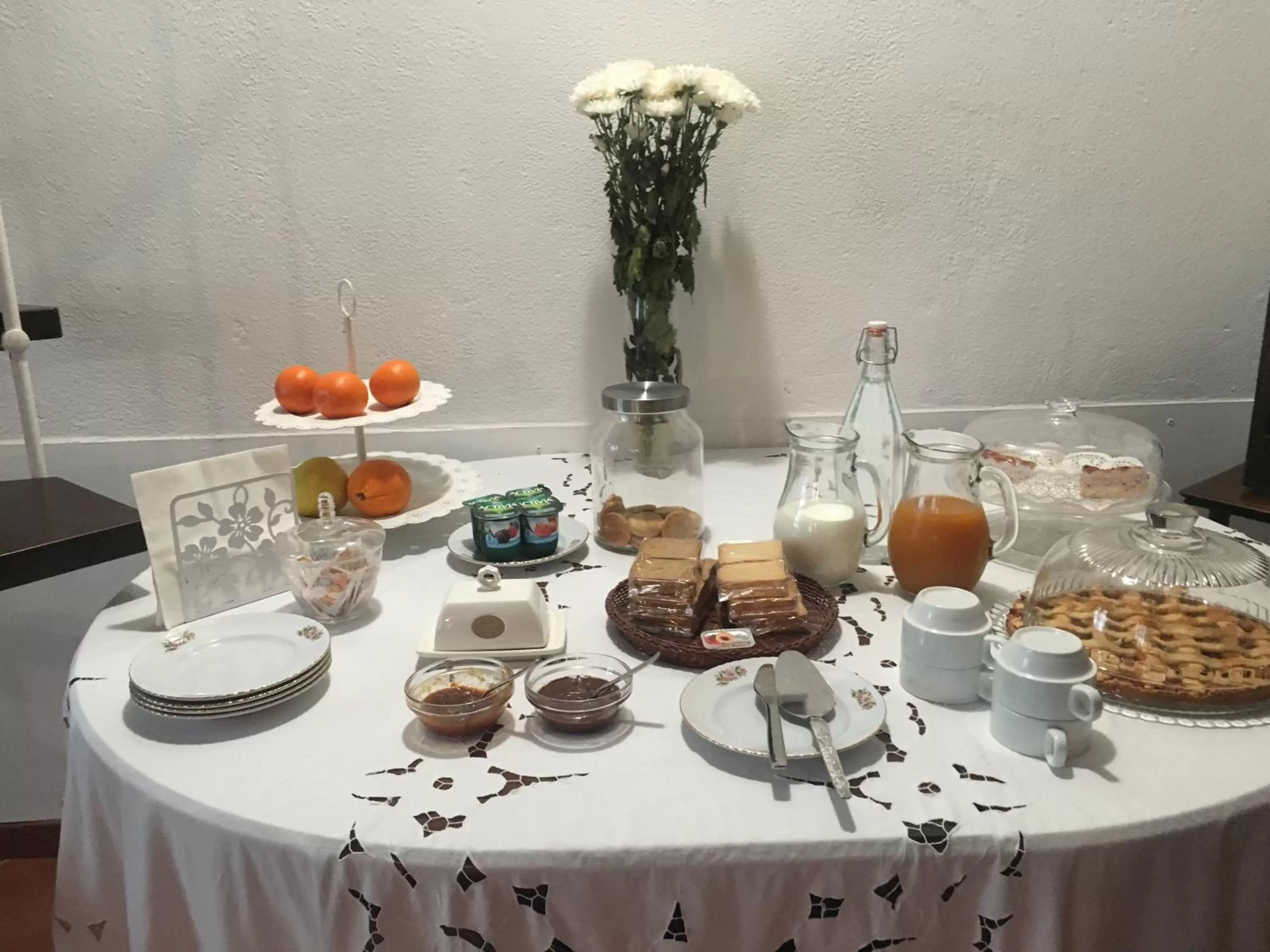 Italian breakfast in Rossella alla Villarella dei Tulipani