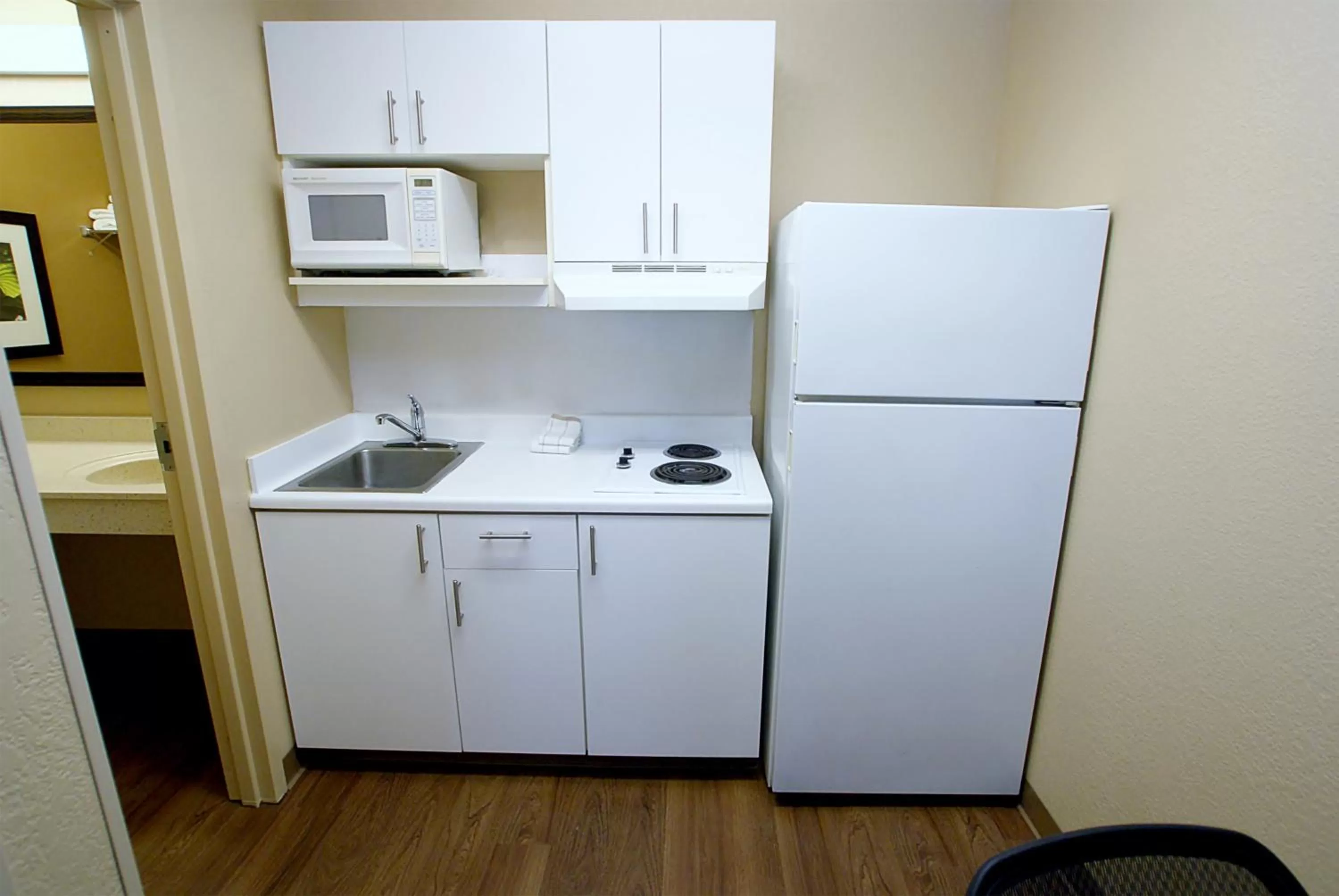 Kitchen or kitchenette in Extended Stay America Suites - Lexington - Nicholasville Road