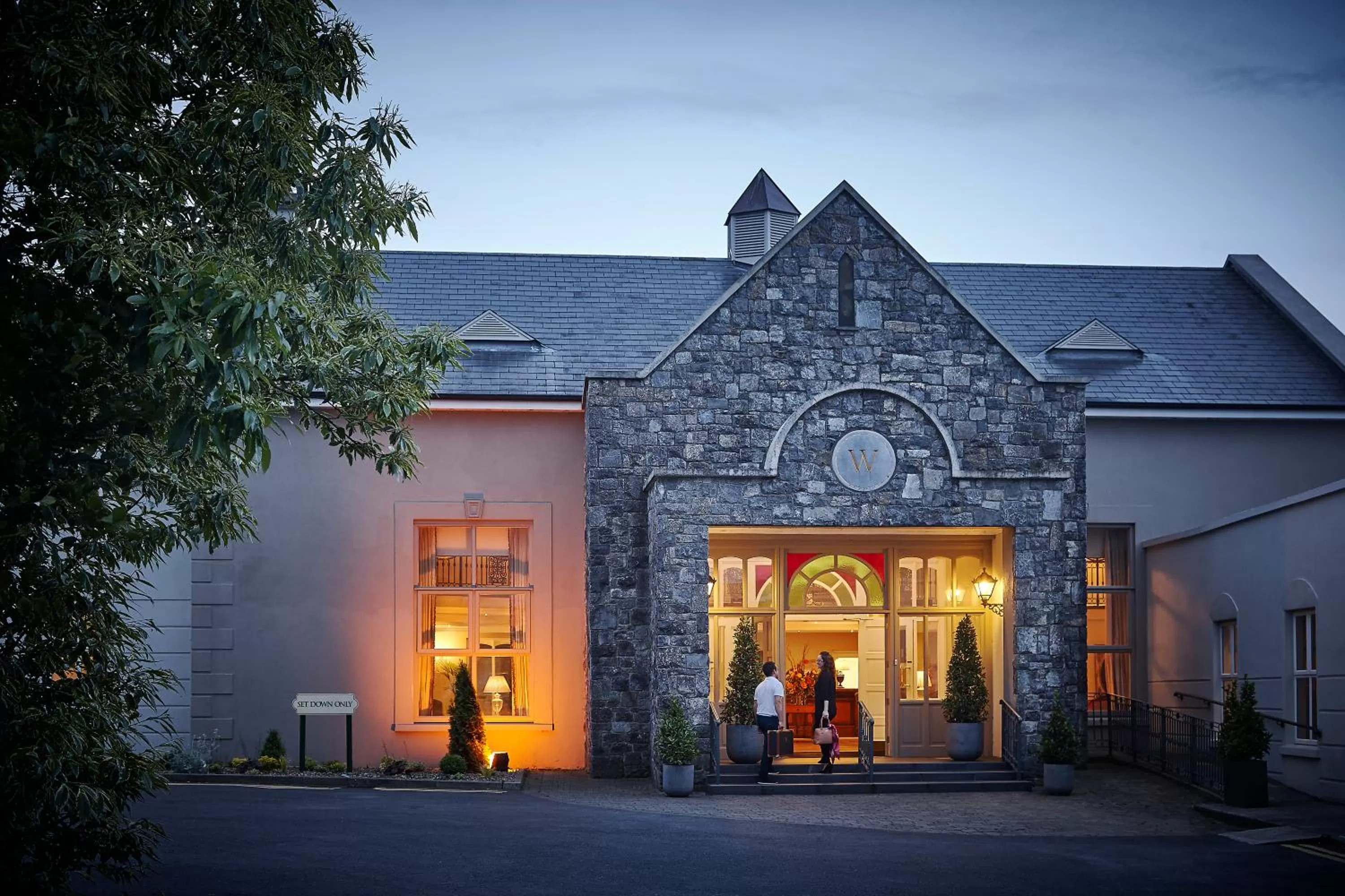 Facade/entrance in Hotel Woodstock Ennis