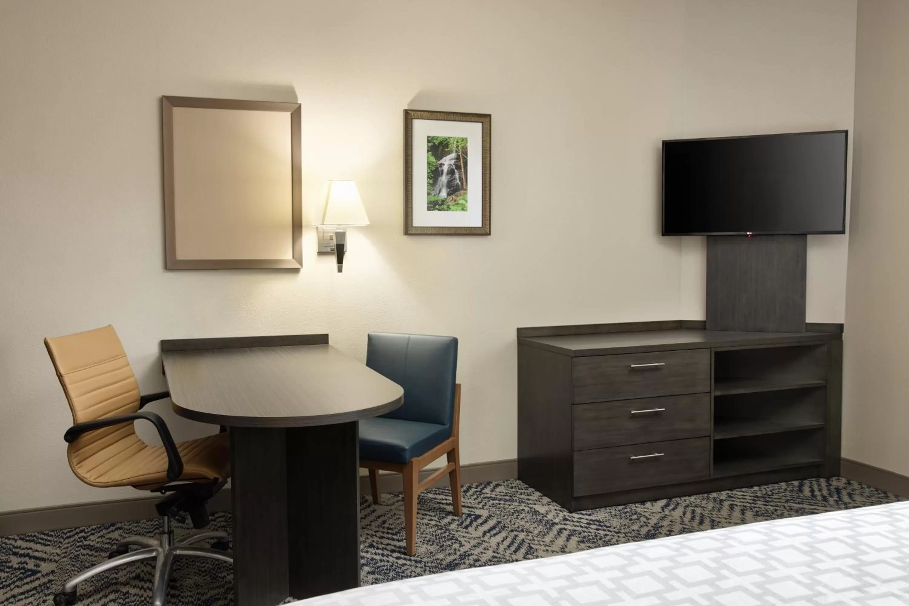 Photo of the whole room in Candlewood Suites Charleston-Northwoods by IHG