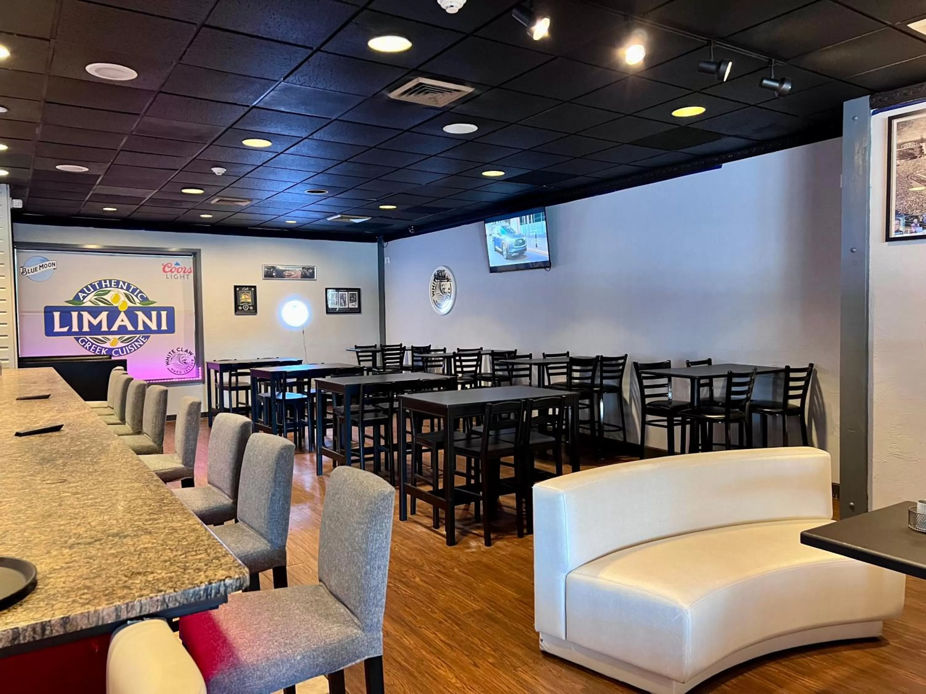 Restaurant/places to eat in Falmouth Inn