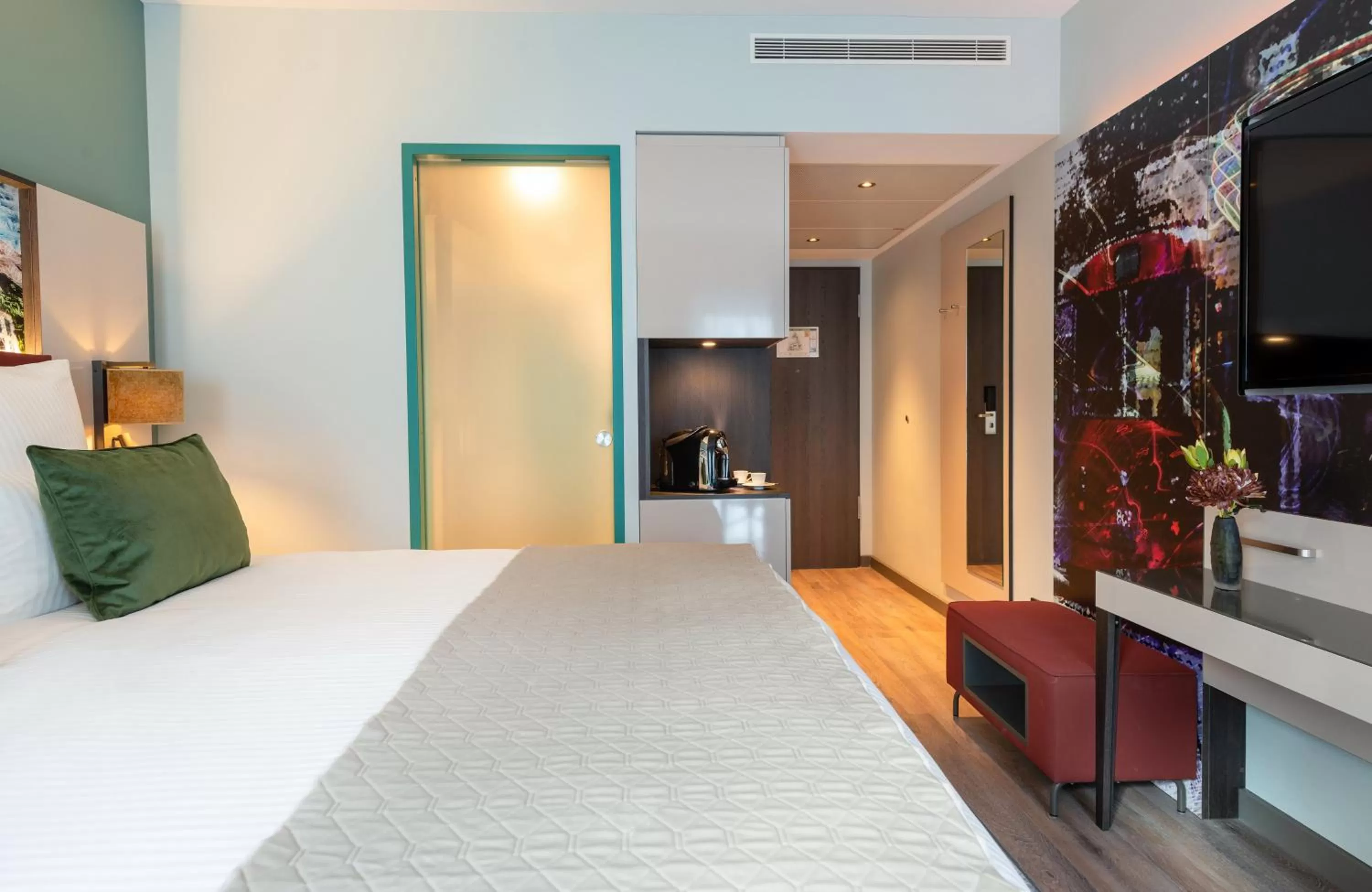 Bedroom, Bed in Leonardo Hotel Augsburg