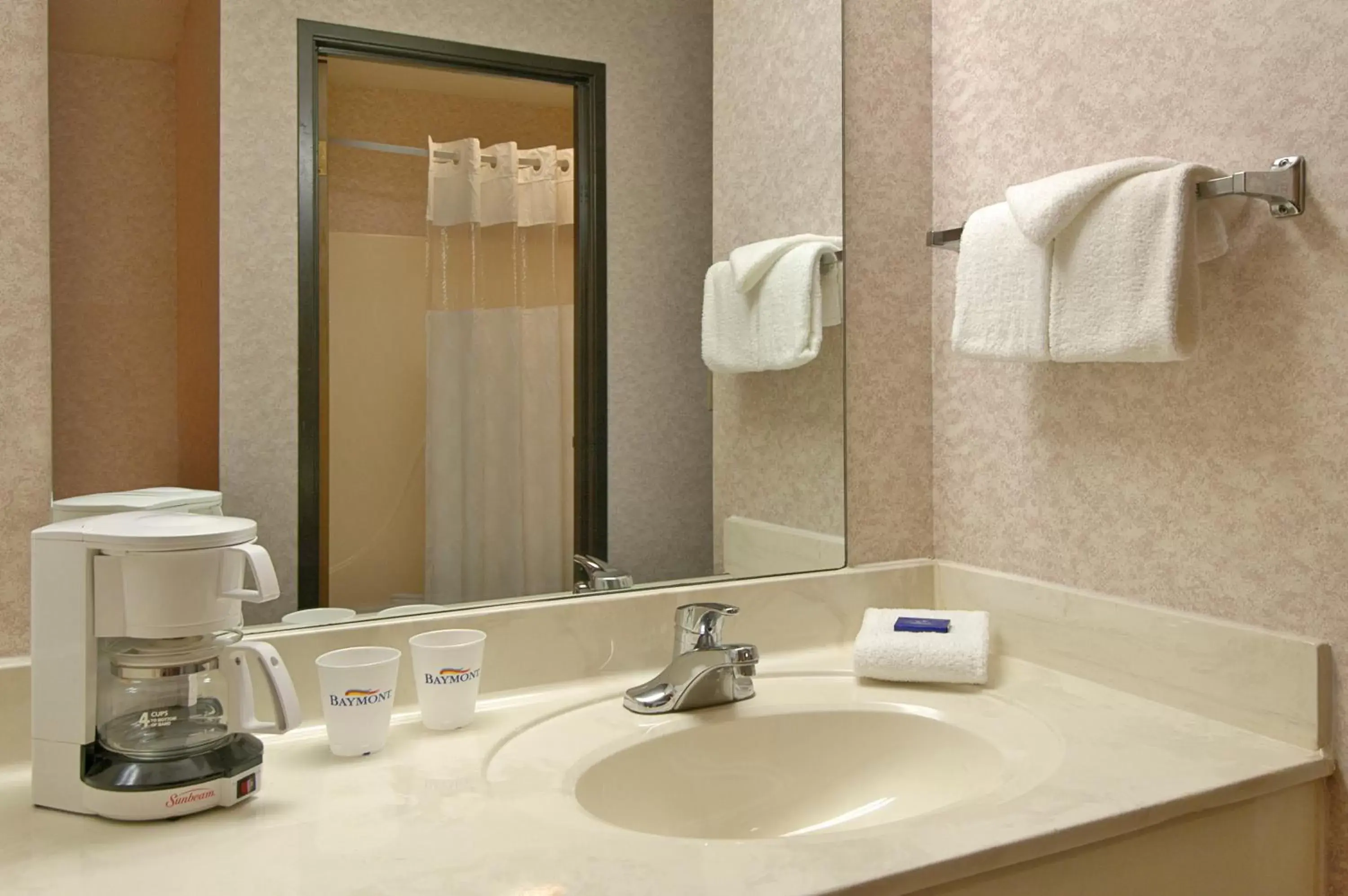 King Room - Non-Smoking in Baymont by Wyndham Muskegon King Room - Non-Smoking in Baymont by Wyndham Muskegon