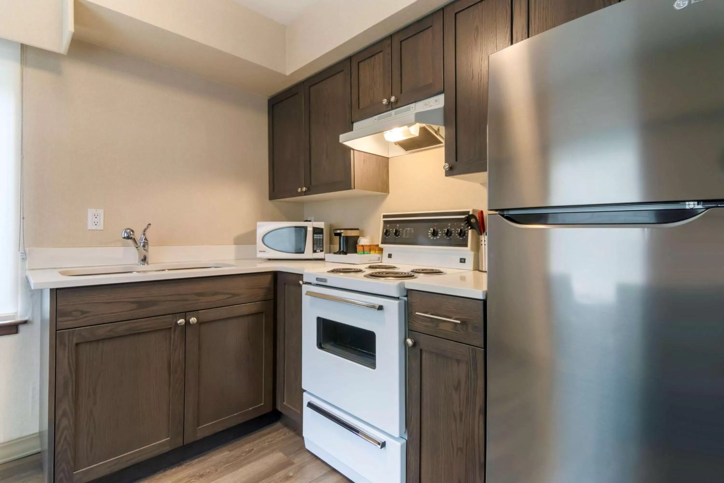 Bedroom in Best Western Premier Aberdeen Kamloops