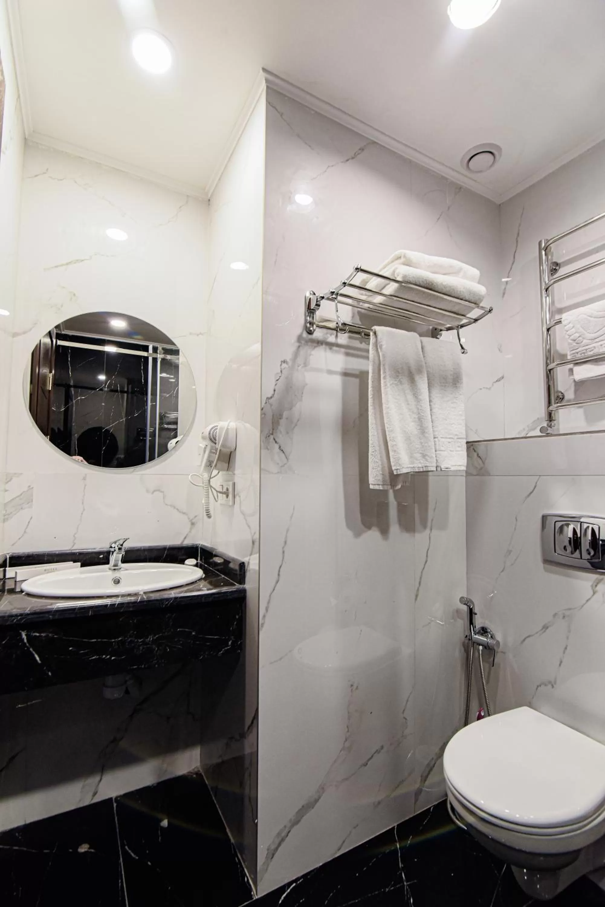 Bathroom in East Palace Hotel