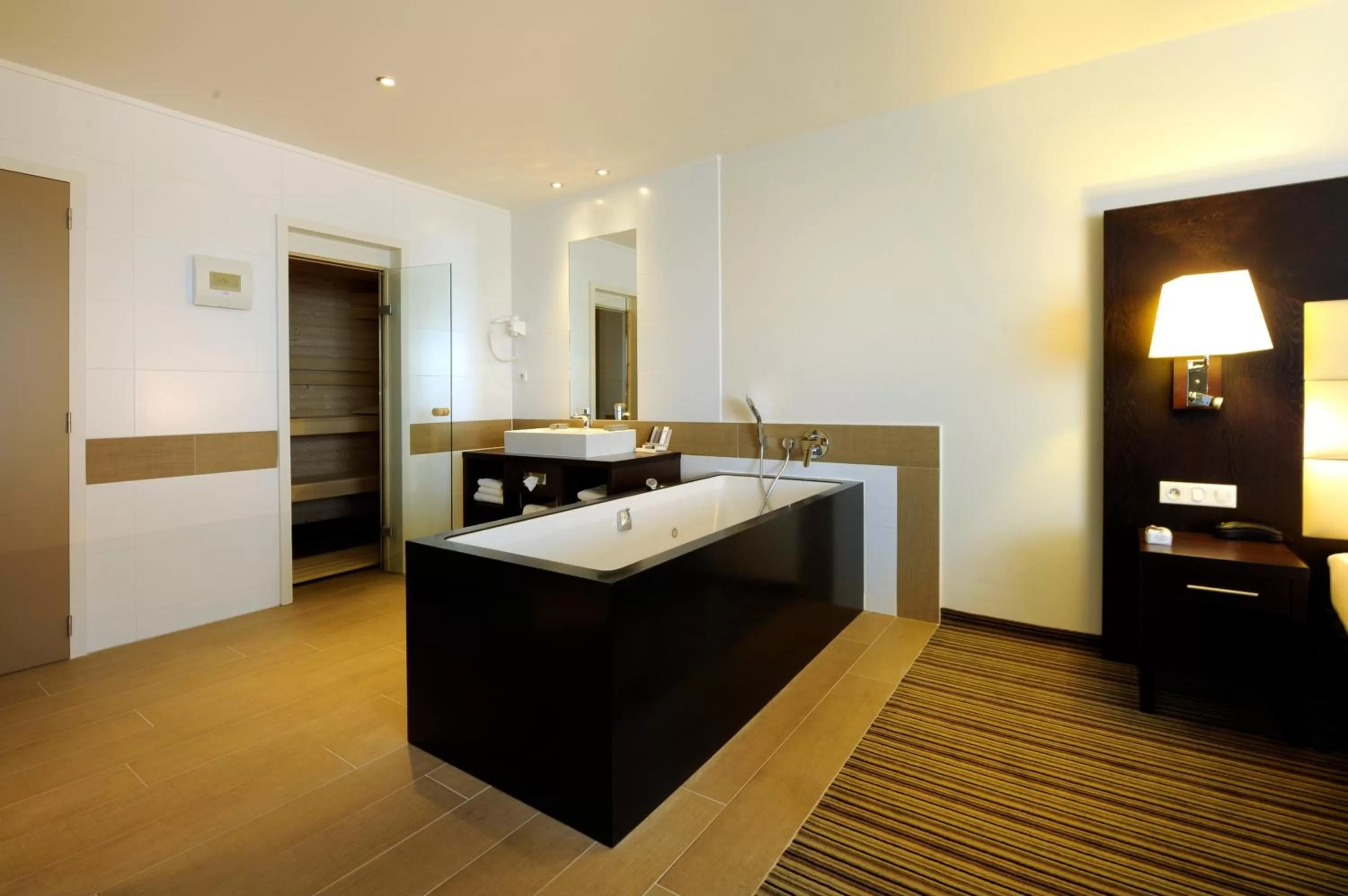 Bed in Hotel Charleroi Airport - Van Der Valk