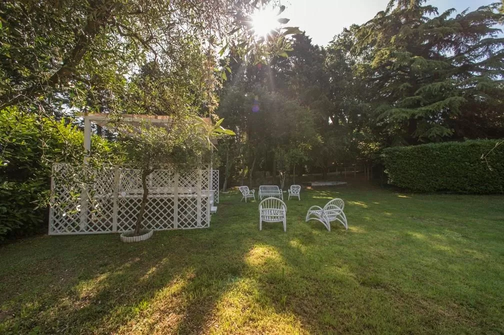 Garden in Country Lodge B&B