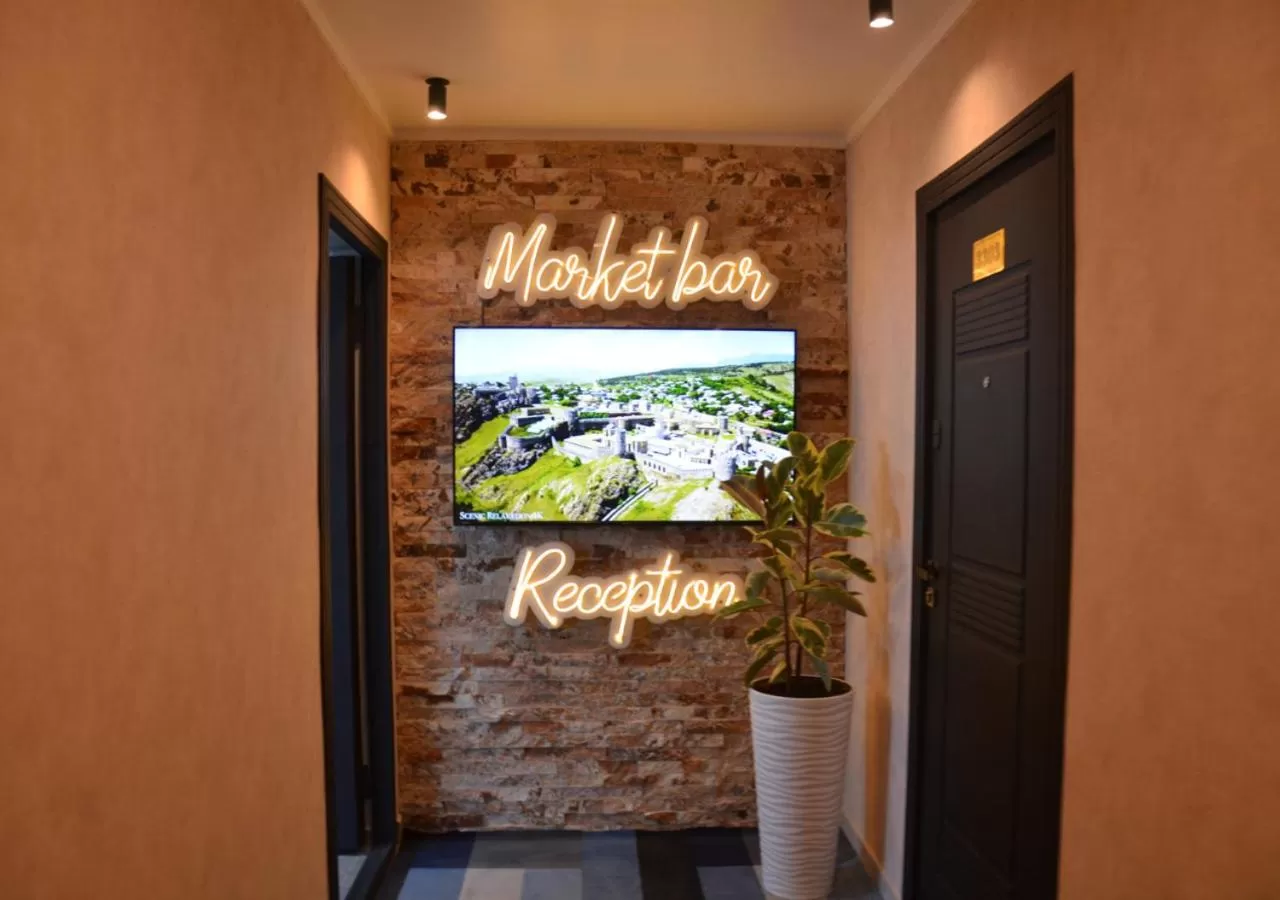 Restaurant/places to eat in Season Suite Apart-Hotel