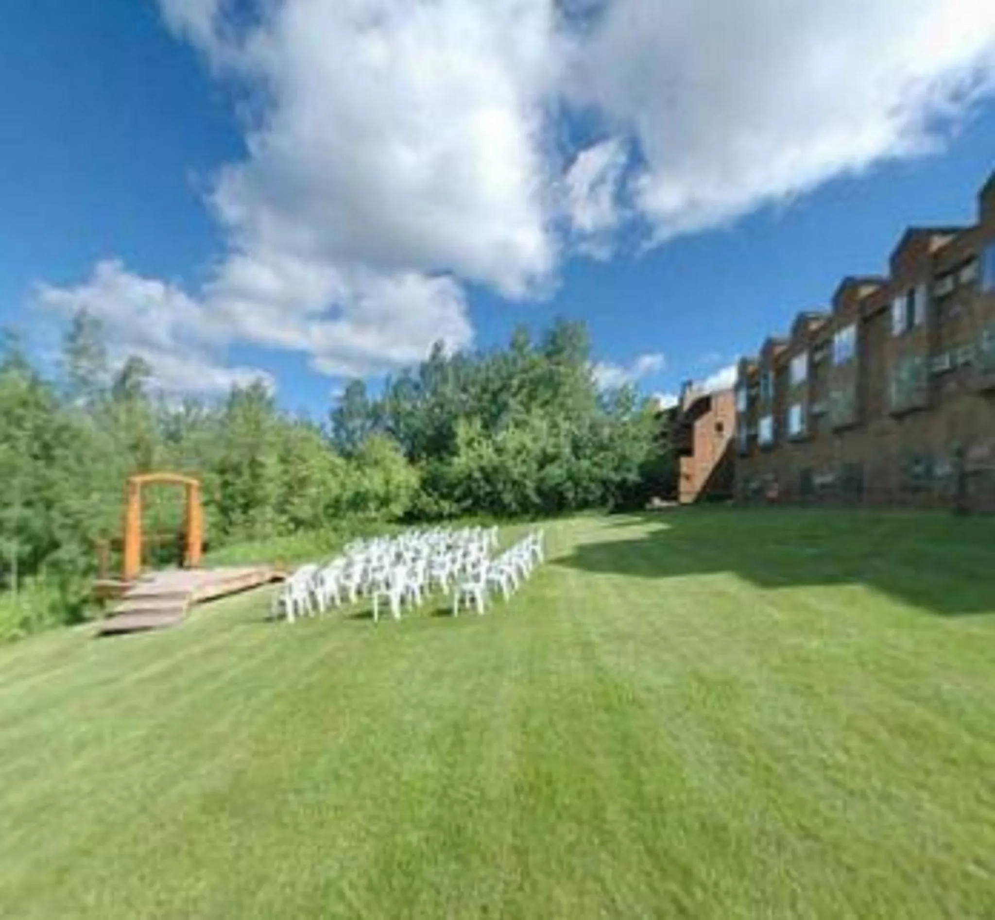 Area and facilities, Garden in Caribou Highlands Lodge