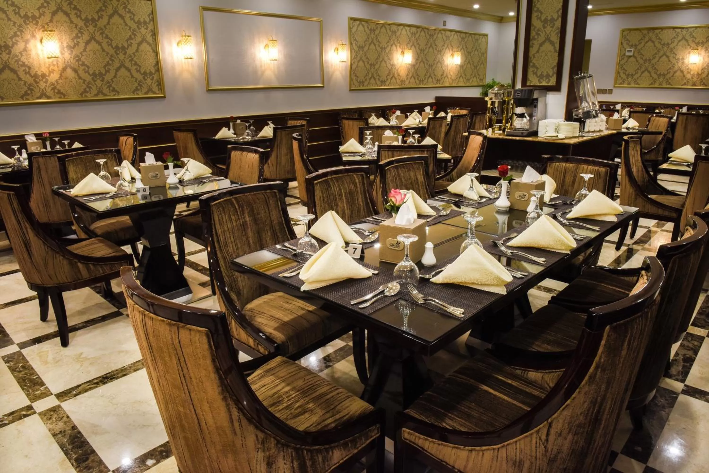 Restaurant/places to eat in Garden Plaza Hotel