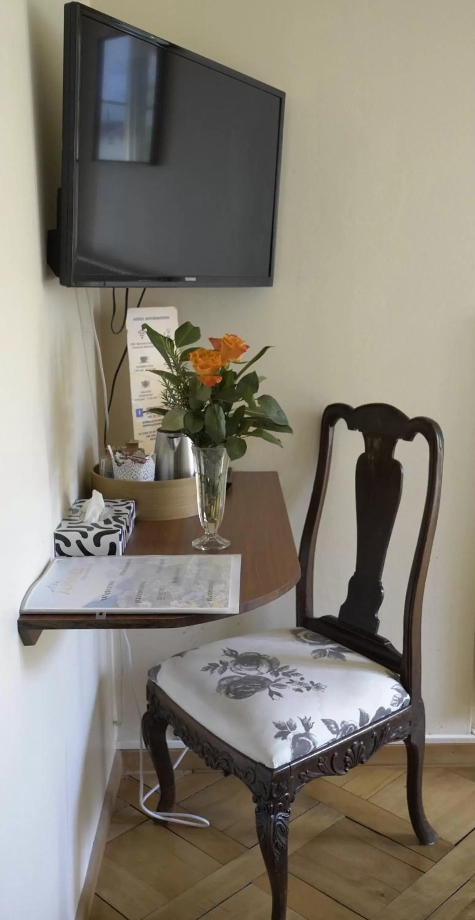 Seating area in Alpenrose Hotel and Gardens