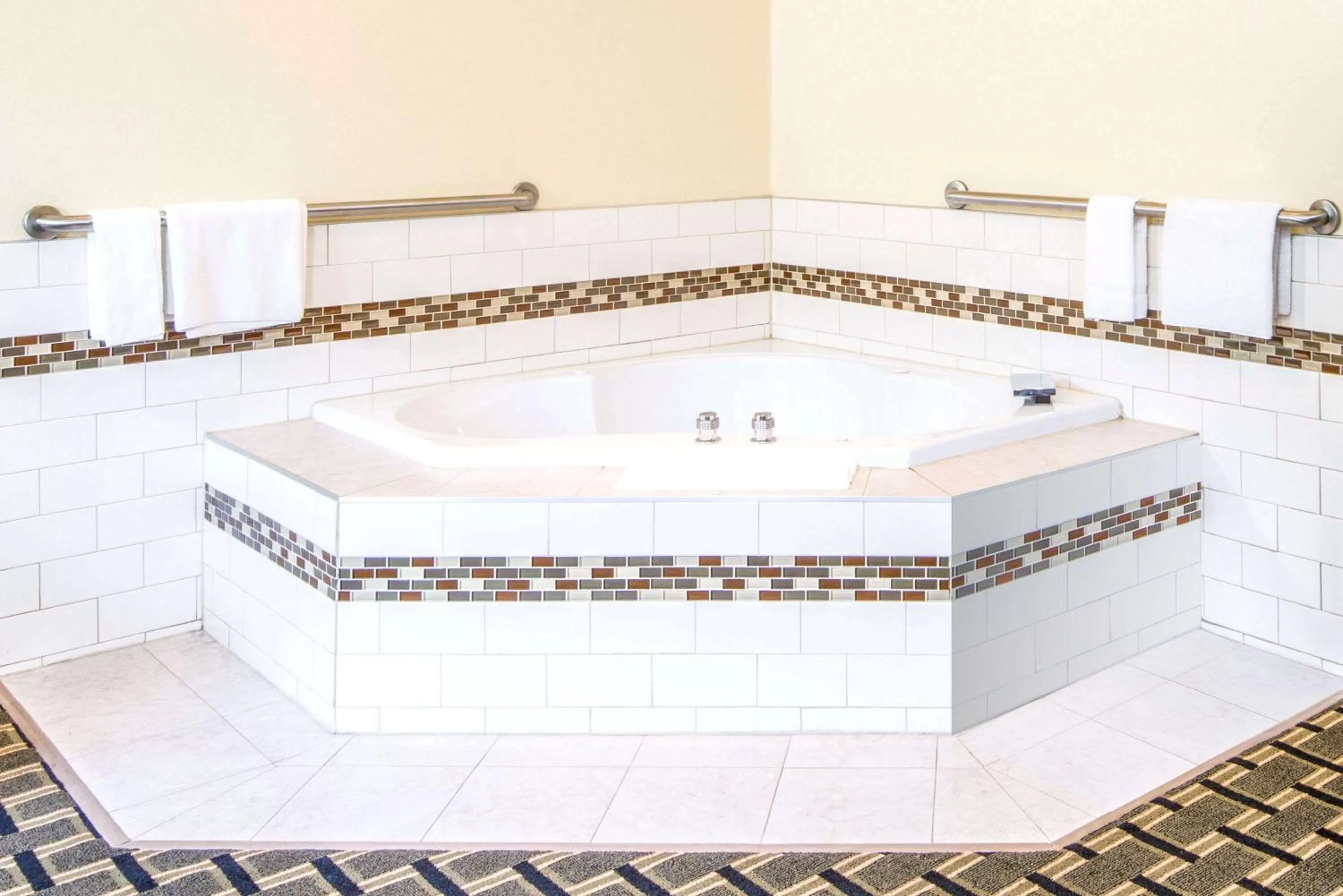 Photo of the whole room in Super 8 by Wyndham Wheeling WV